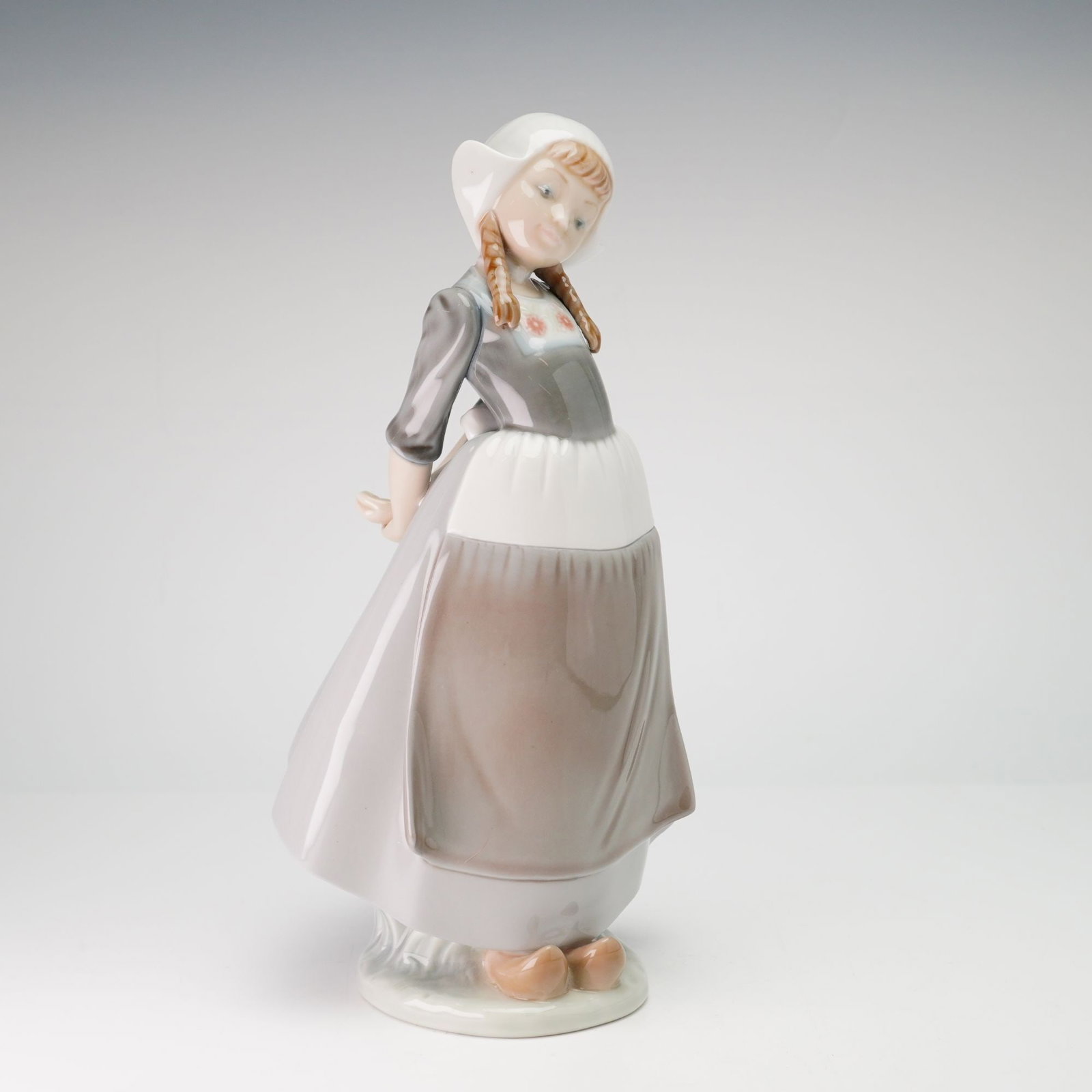Lladro Porcelain Figurine, Dutch Girl Kristina 01005062 (1 of 3)