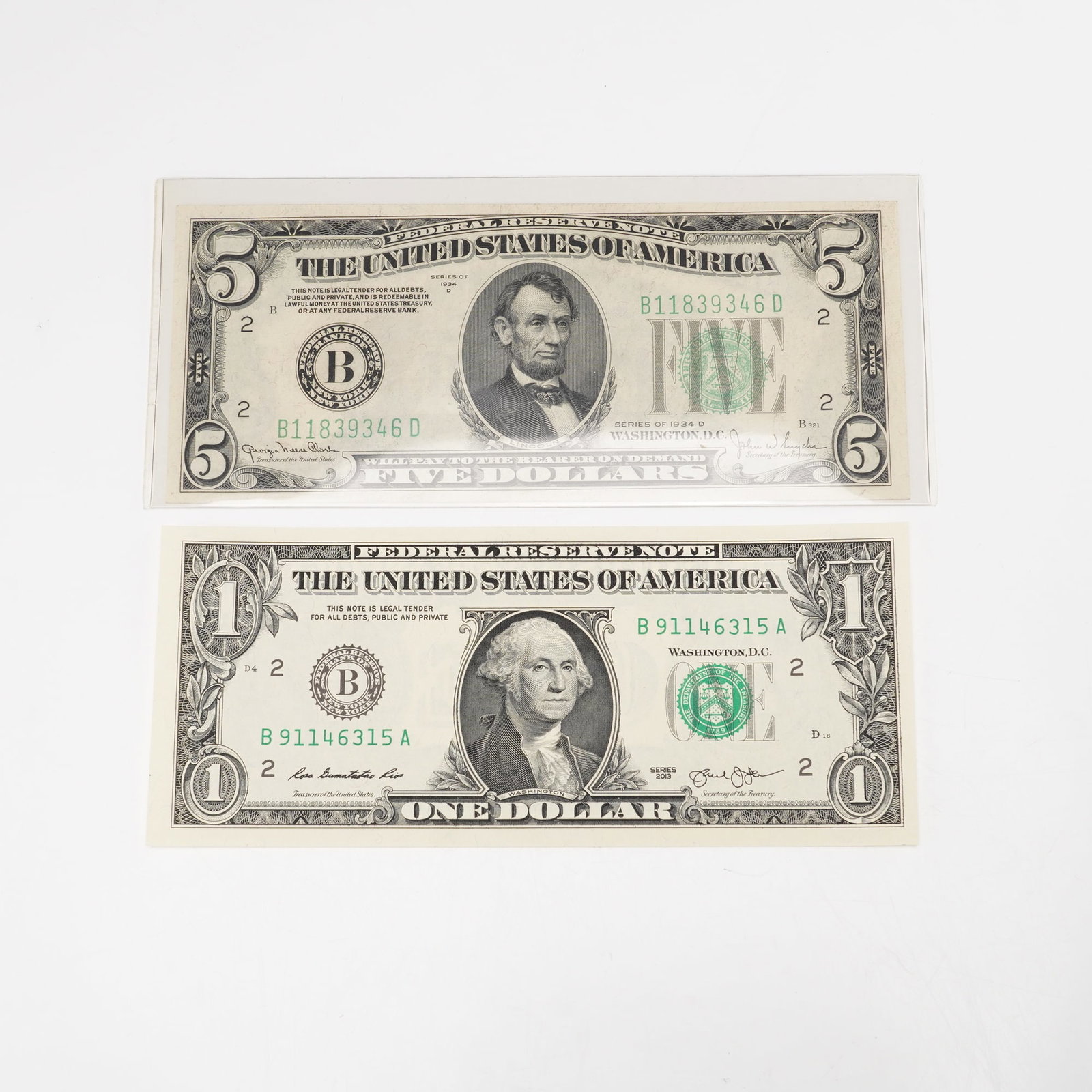 2pc 1934D, 2013 U.S. Federal Reserve One & Five Dollars Note (1 of 3)