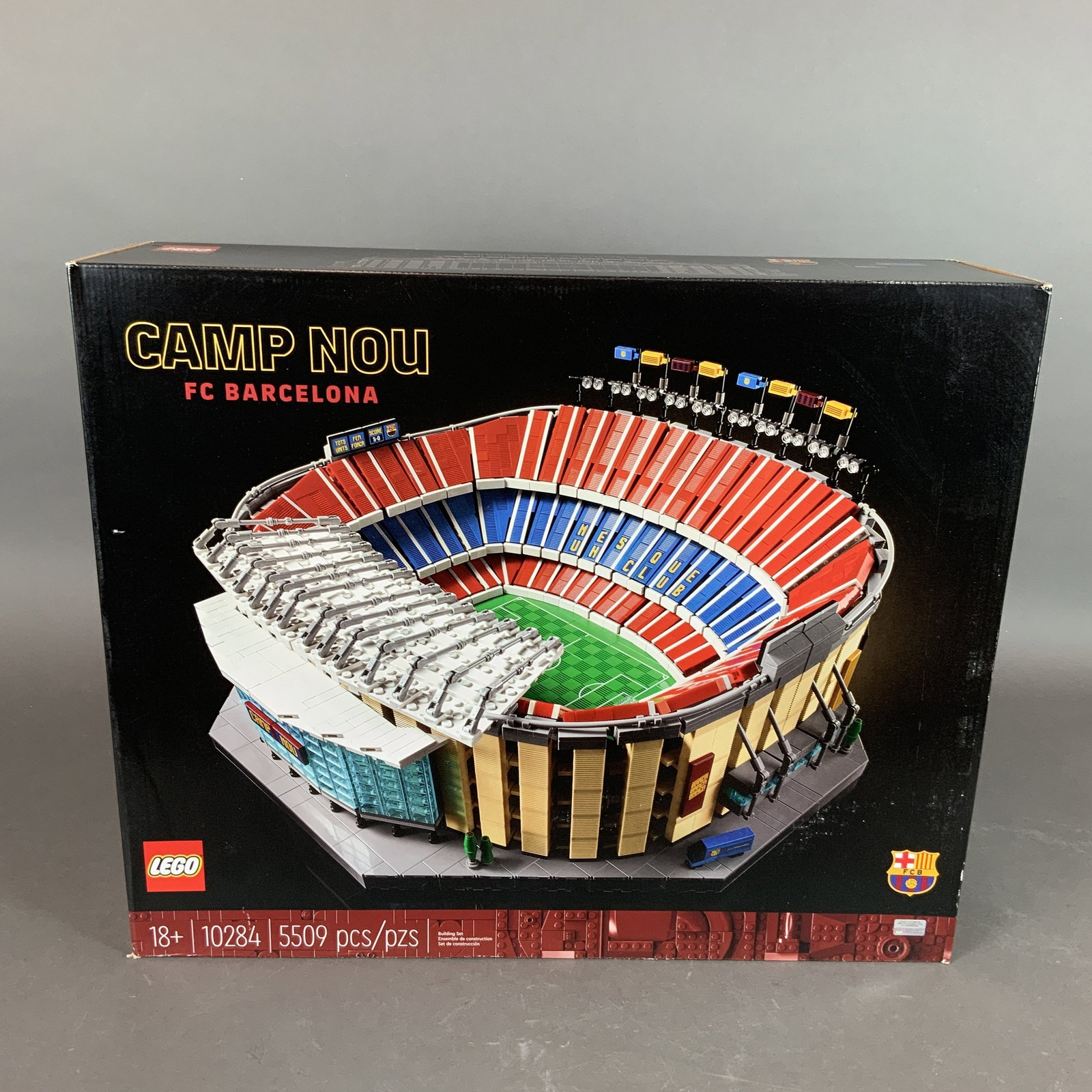 LEGO Icons Camp Nou - FC Barcelona Stadium Set 10284 (1 of 3)