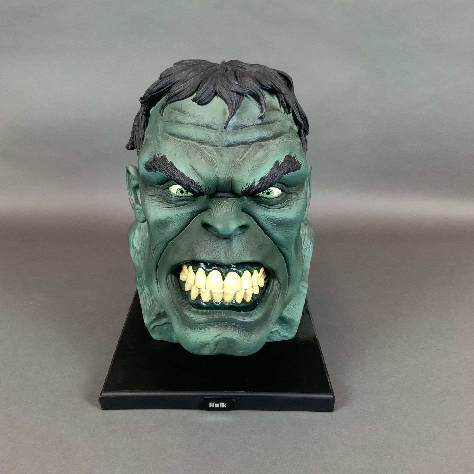 Dynamic Forces Marvel Full-Size Head Bust Master Proof Edition, The Incredible Hulk: Dynamic Forces The Incredible Hulk Full-Size Head Bust, released in 2003. This officially licensed Marvel collectible is designed based on the character artwork of Alex Ross. The bust is constructed f