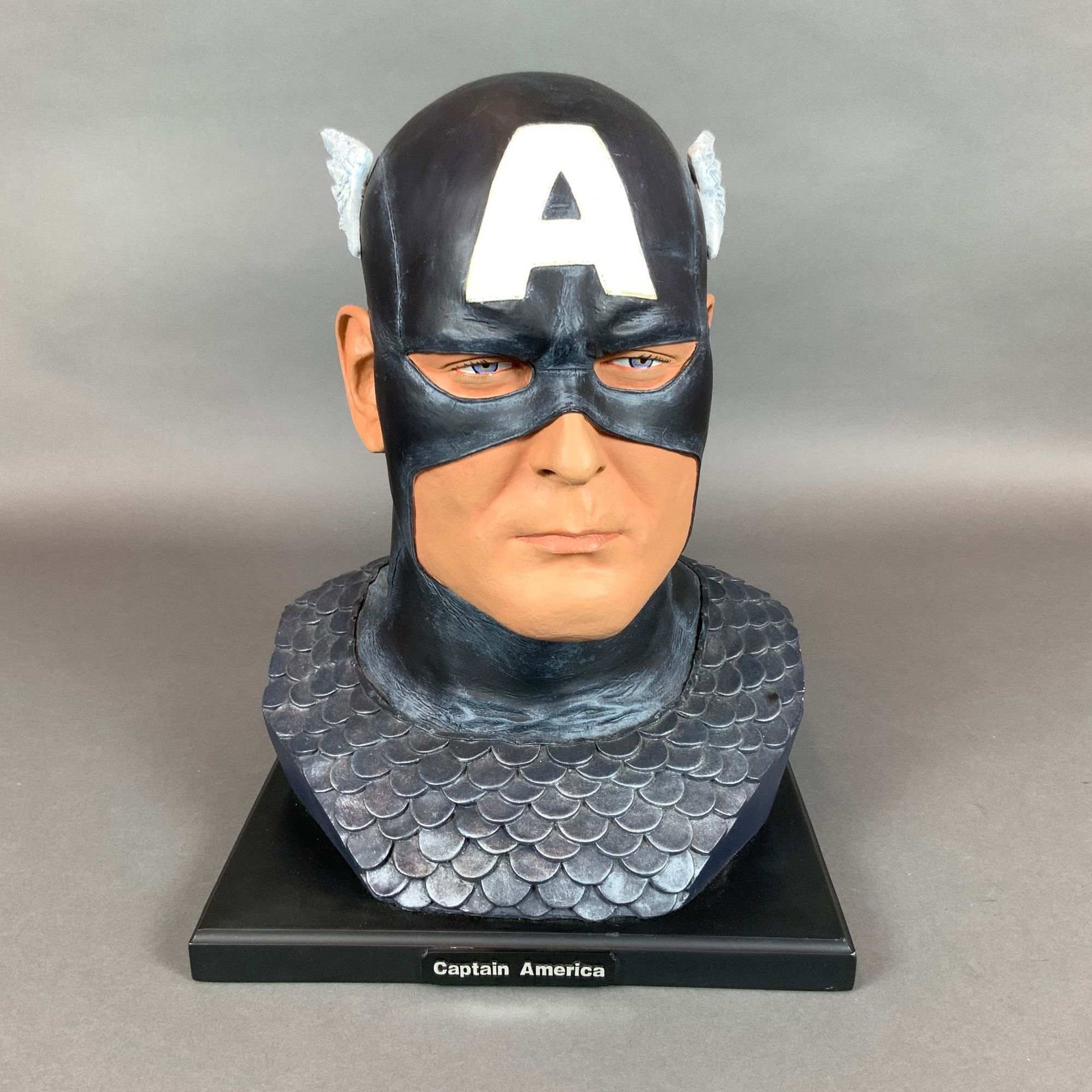 Dynamic Forces Marvel Full Sized Head Bust, Captain America with Original Box (1 of 5)