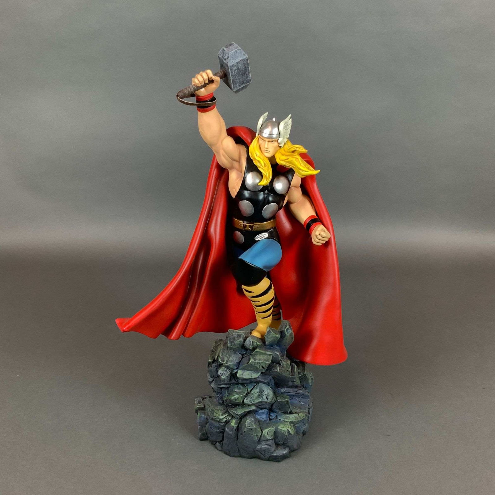 Bowen Designs Marvel Limited Edition Statue, The Mighty Thor with Box (1 of 5)