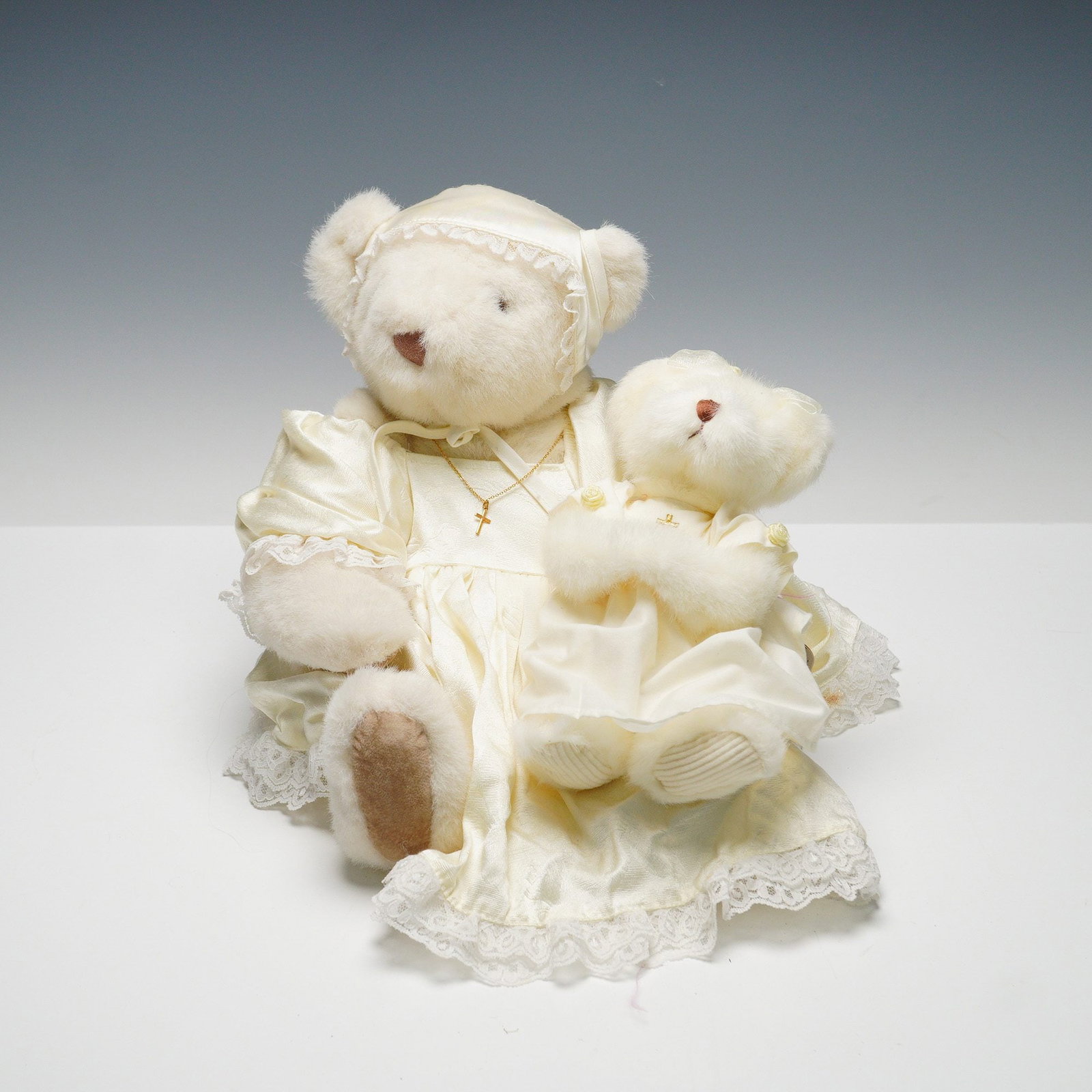 Pair of Vintage Vermont Teddy Bear Co. Bears, Calista (1 of 5)