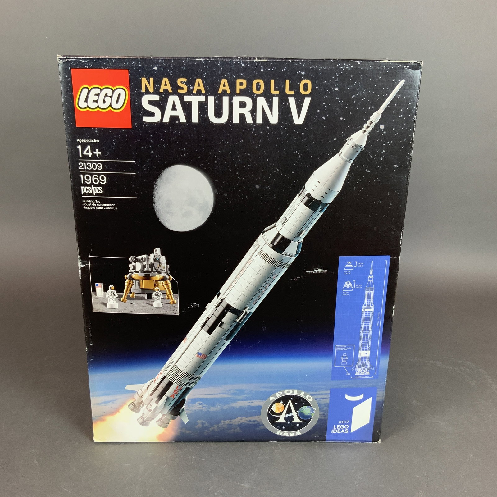 LEGO Ideas NASA Apollo Saturn V Building Set 21309 (1 of 3)