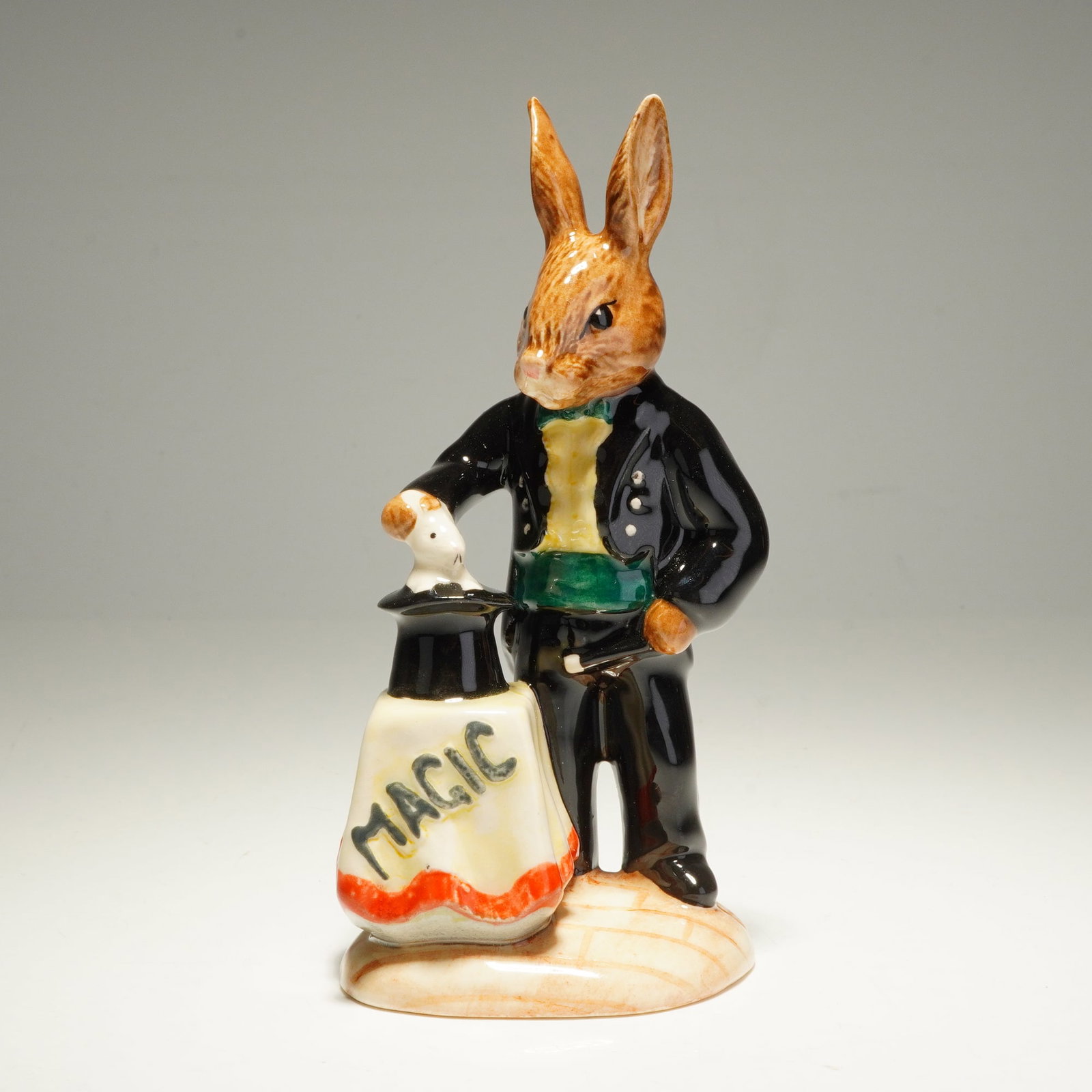 Royal Doulton Magician Bunnykins Figurine DB159 (1 of 3)