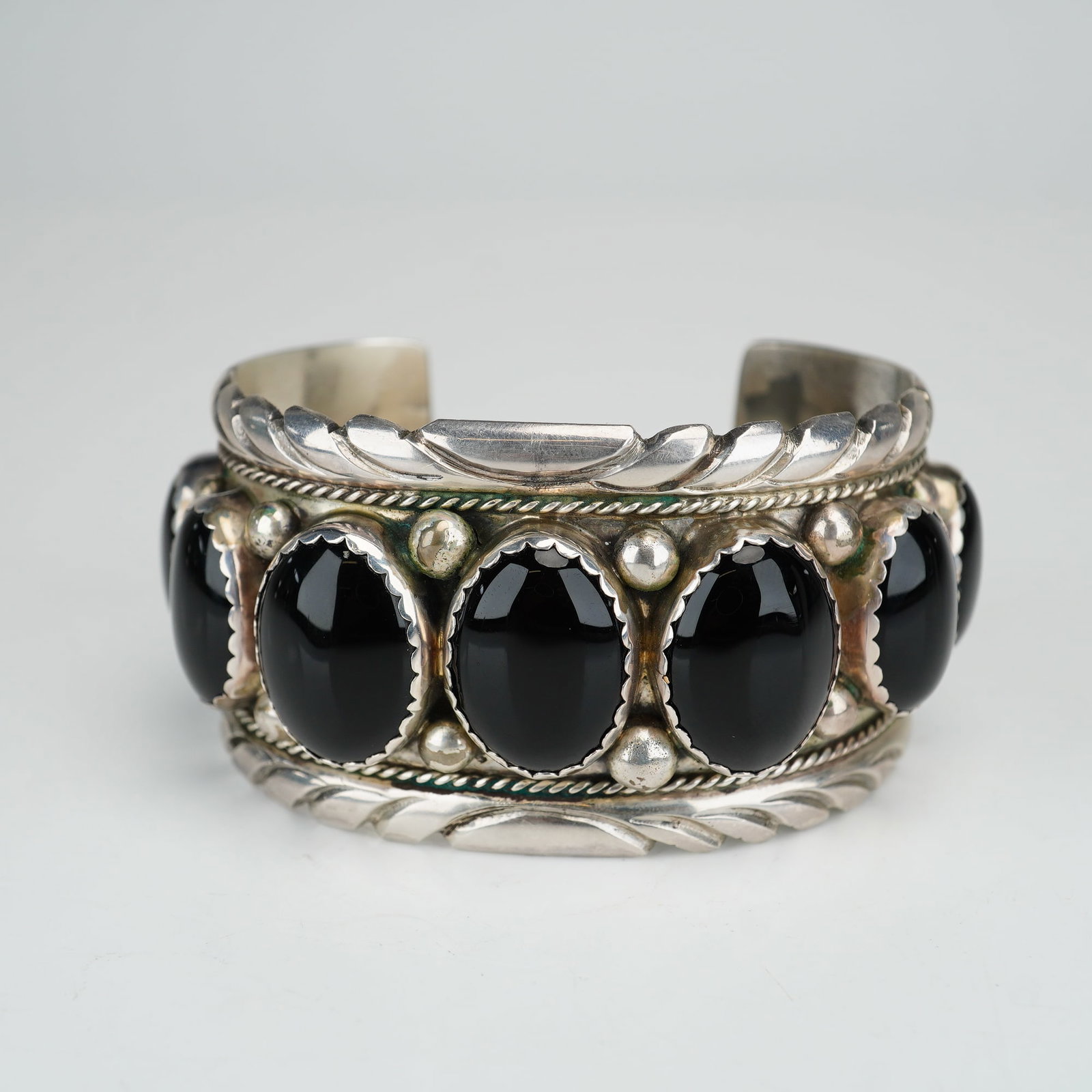 Navajo Lester Ortiz Sterling Silver and Black Onyx Cuff Bracelet (1 of 4)