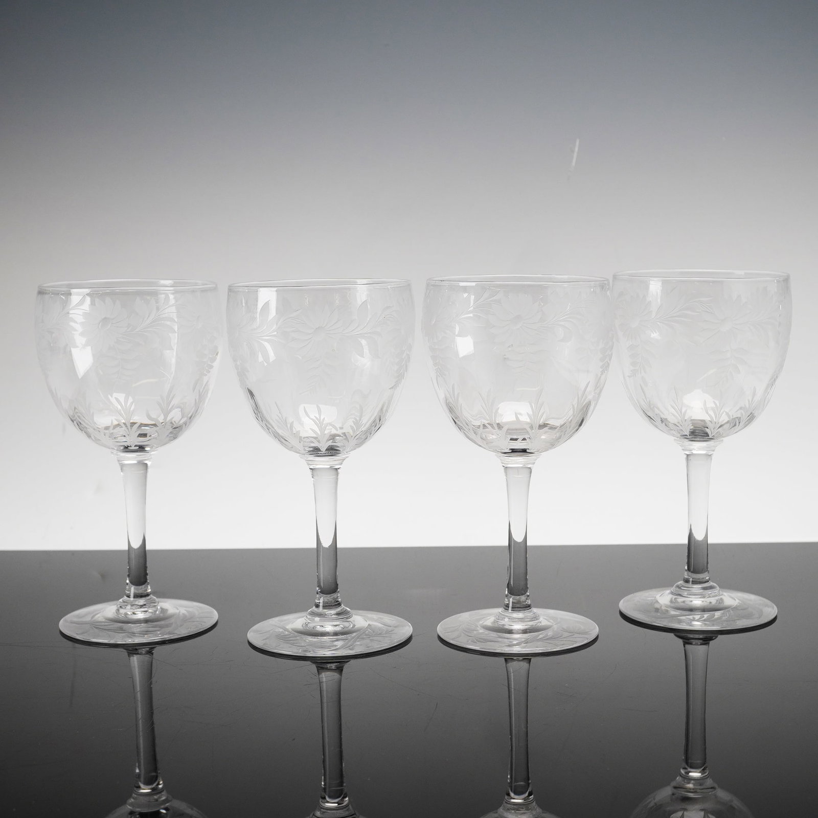 Set of Four Libbey Crystal Stemmed Goblets, Daisy Pattern (1 of 4)