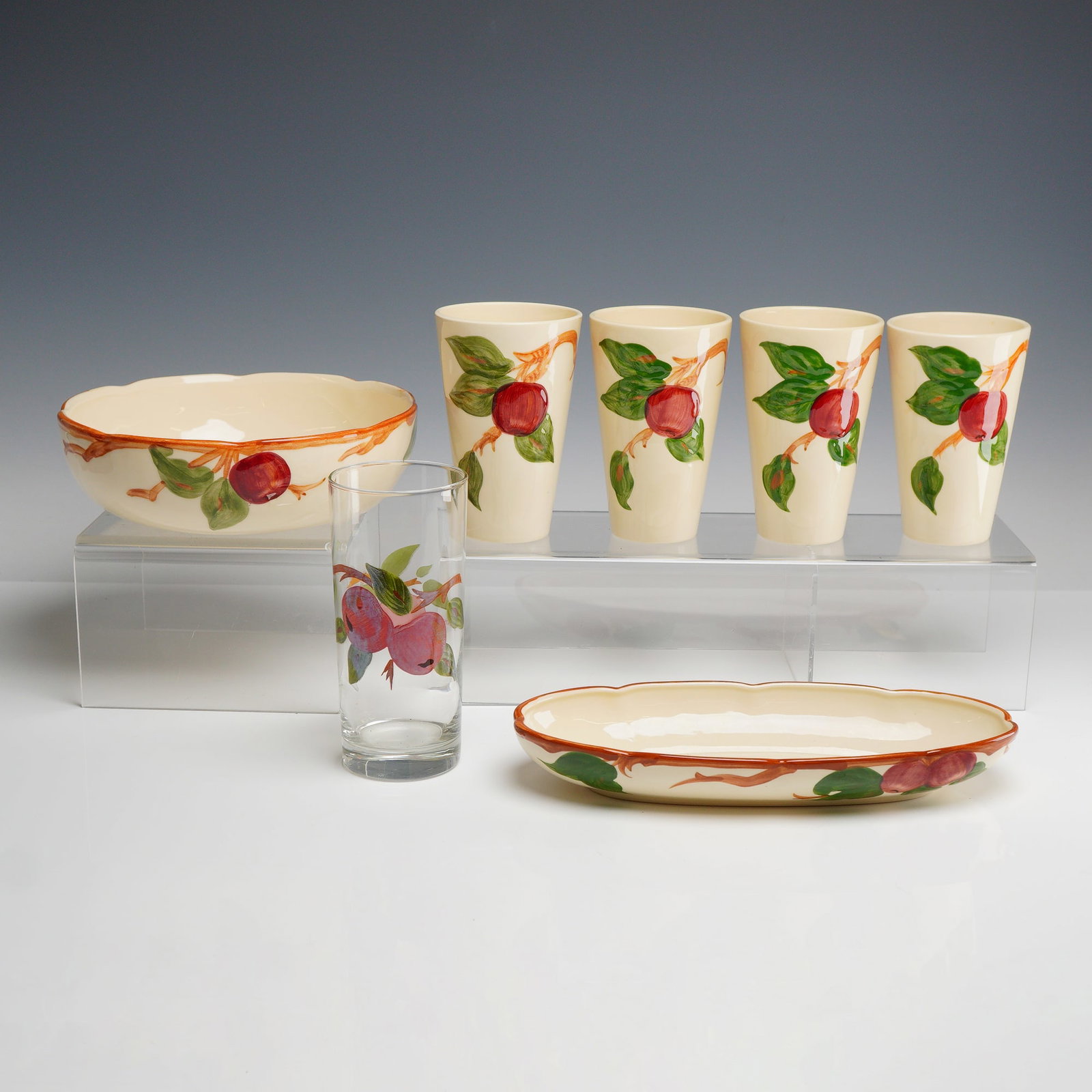 7pc Franciscan Apple Pattern Earthenware and Glass Tableware (1 of 3)