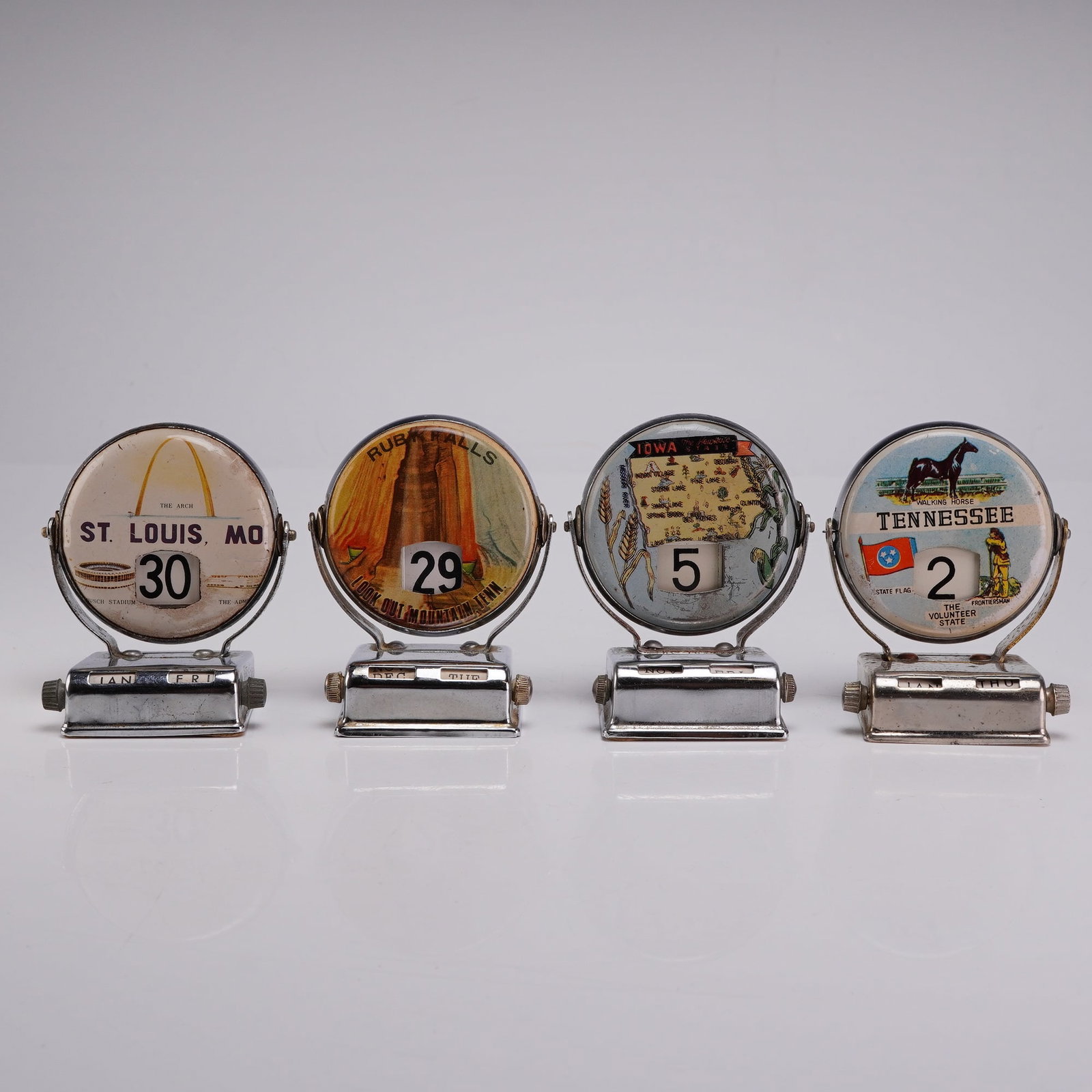 4pc Roll Top Perpetual Flip Souvenir Desk Calendars (1 of 4)