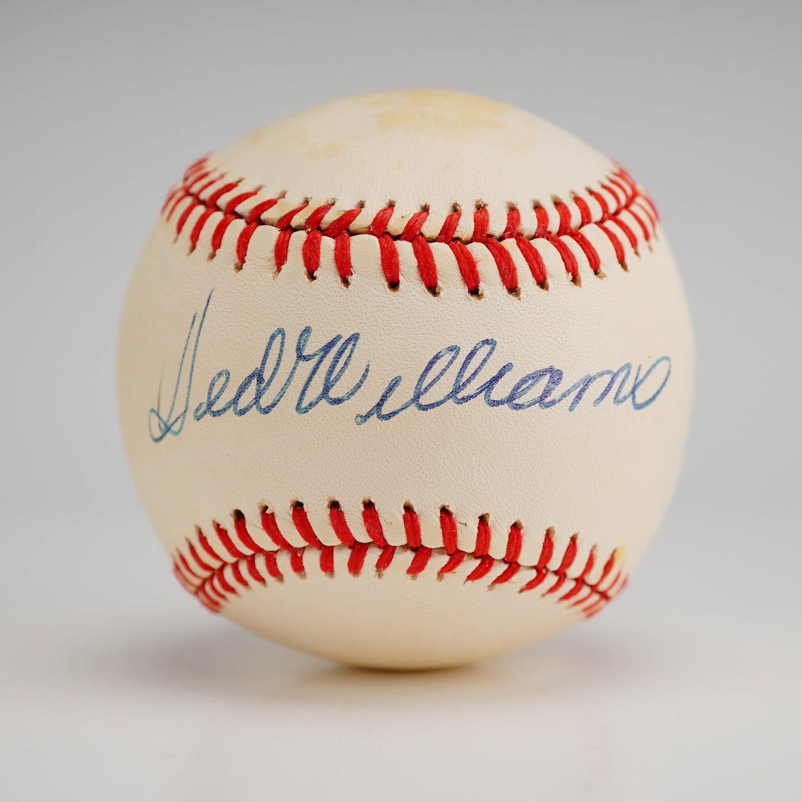 Ted Williams Signed Rawlings Official American League Baseball - PSA Authenticated: This lot features a Rawlings Official American League baseball signed by the legendary Boston Red Sox outfielder and Hall of Famer, Ted Williams. Widely considered one of the greatest hitters in the h