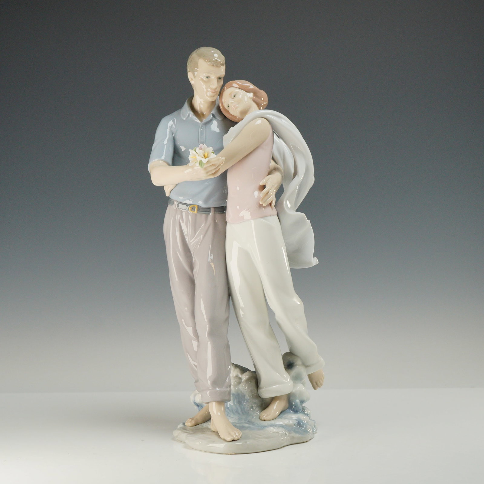 Lladro Porcelain Figurine You're Everything To Me 01006847 in Original Box (1 of 4)