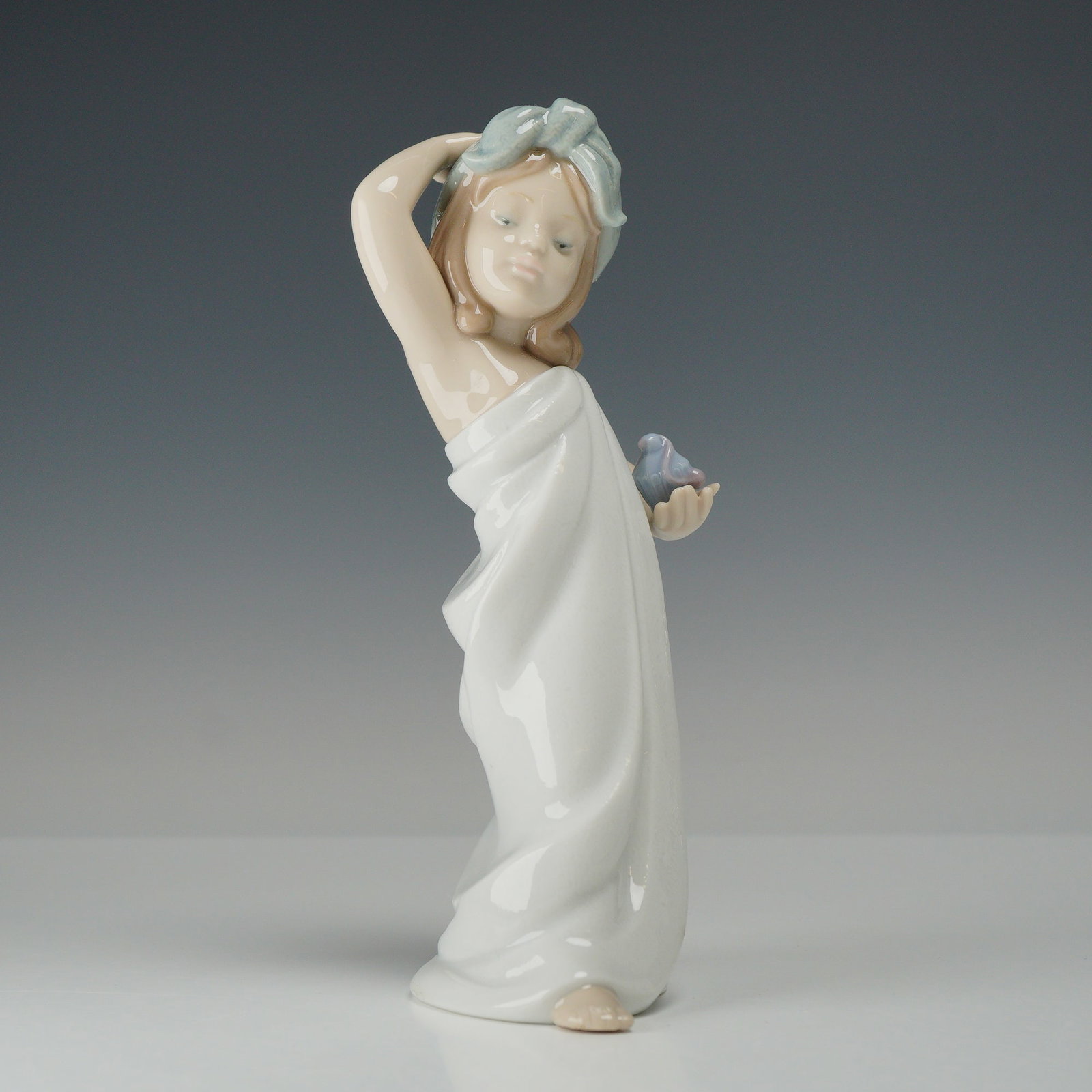Lladro Just Like New Porcelain Figurine 6799 with Original Box (1 of 4)