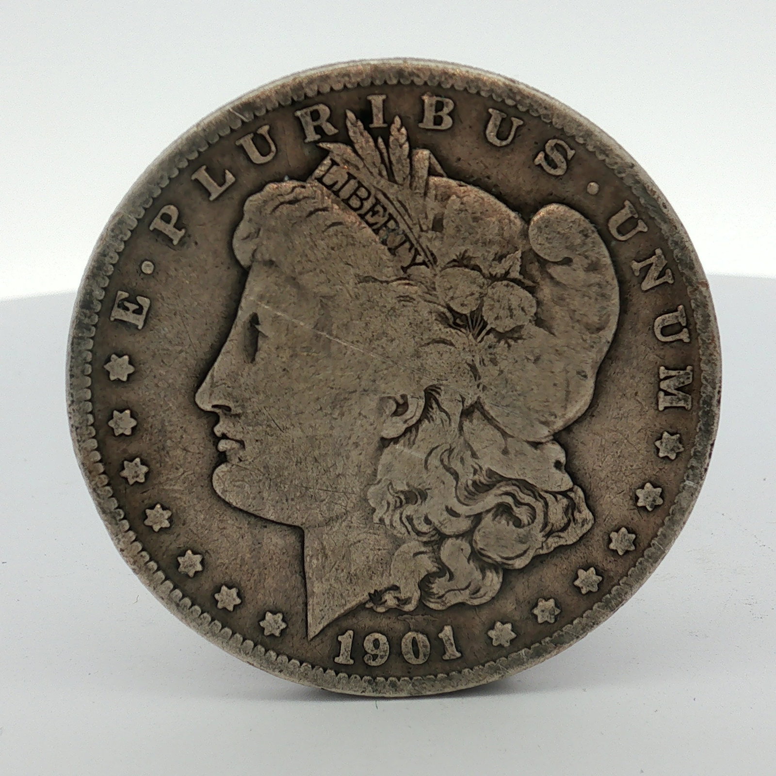 1901-O US Morgan Silver Dollar (1 of 2)