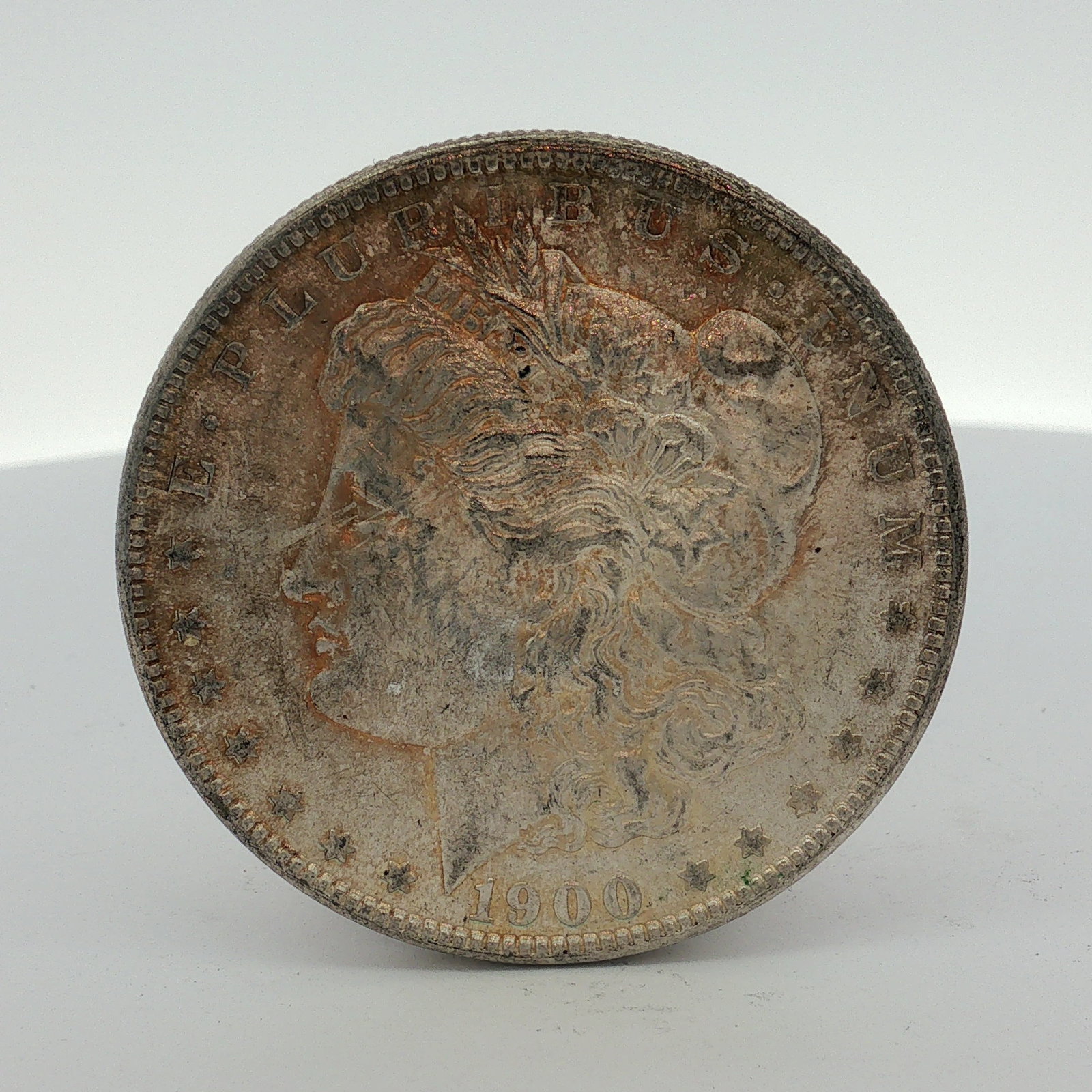 US 1900-O Morgan Silver Dollar (1 of 2)