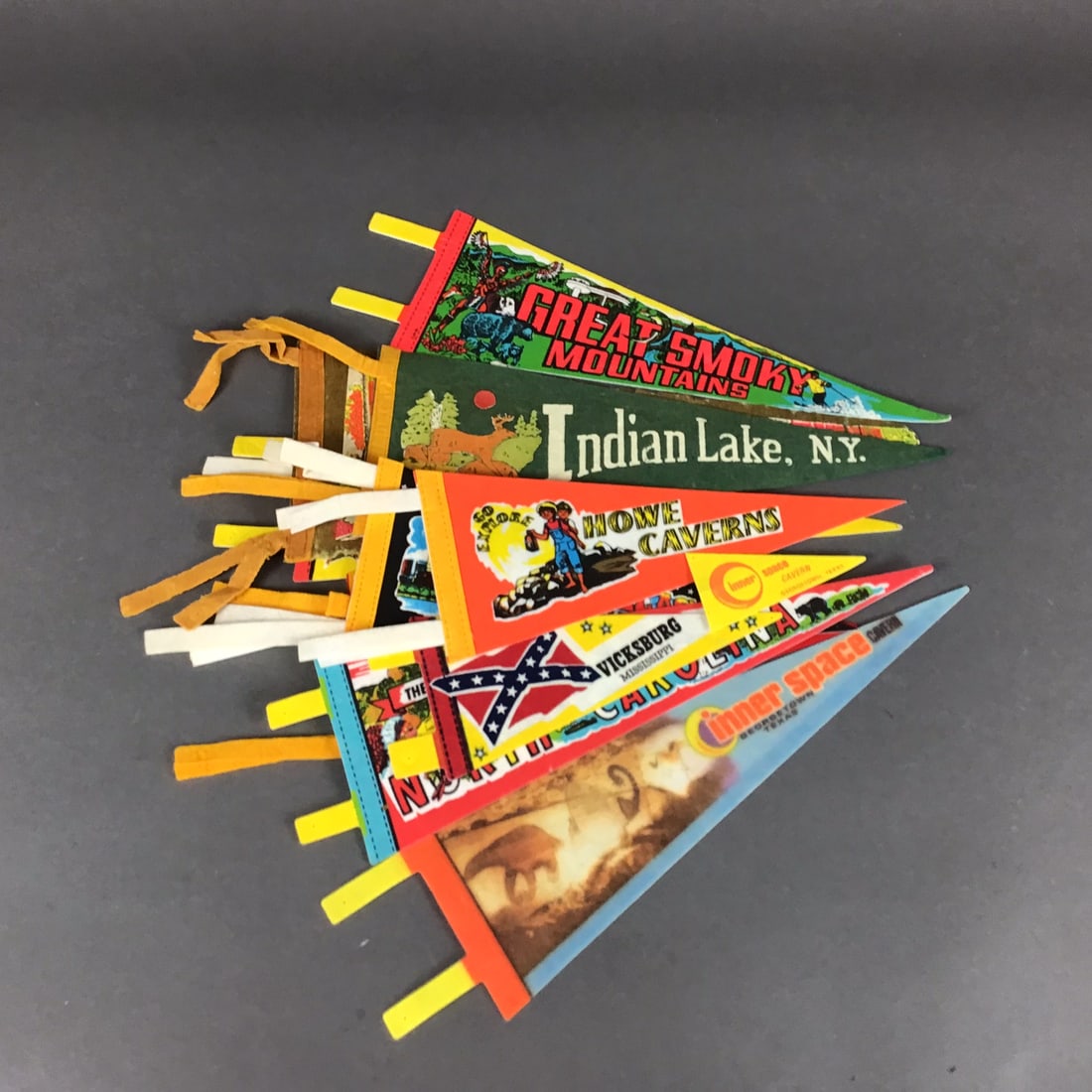 Collection of 12 Vintage US Travel Souvenir Felt Pendant Pennants (1 of 3)