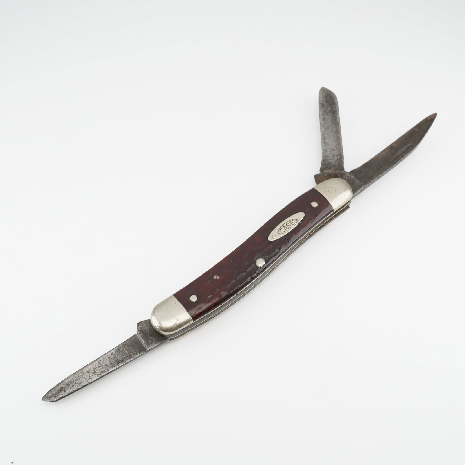 Vintage W.R. Case and Sons Three-Blade Folding Pocket Knife (1 of 3)