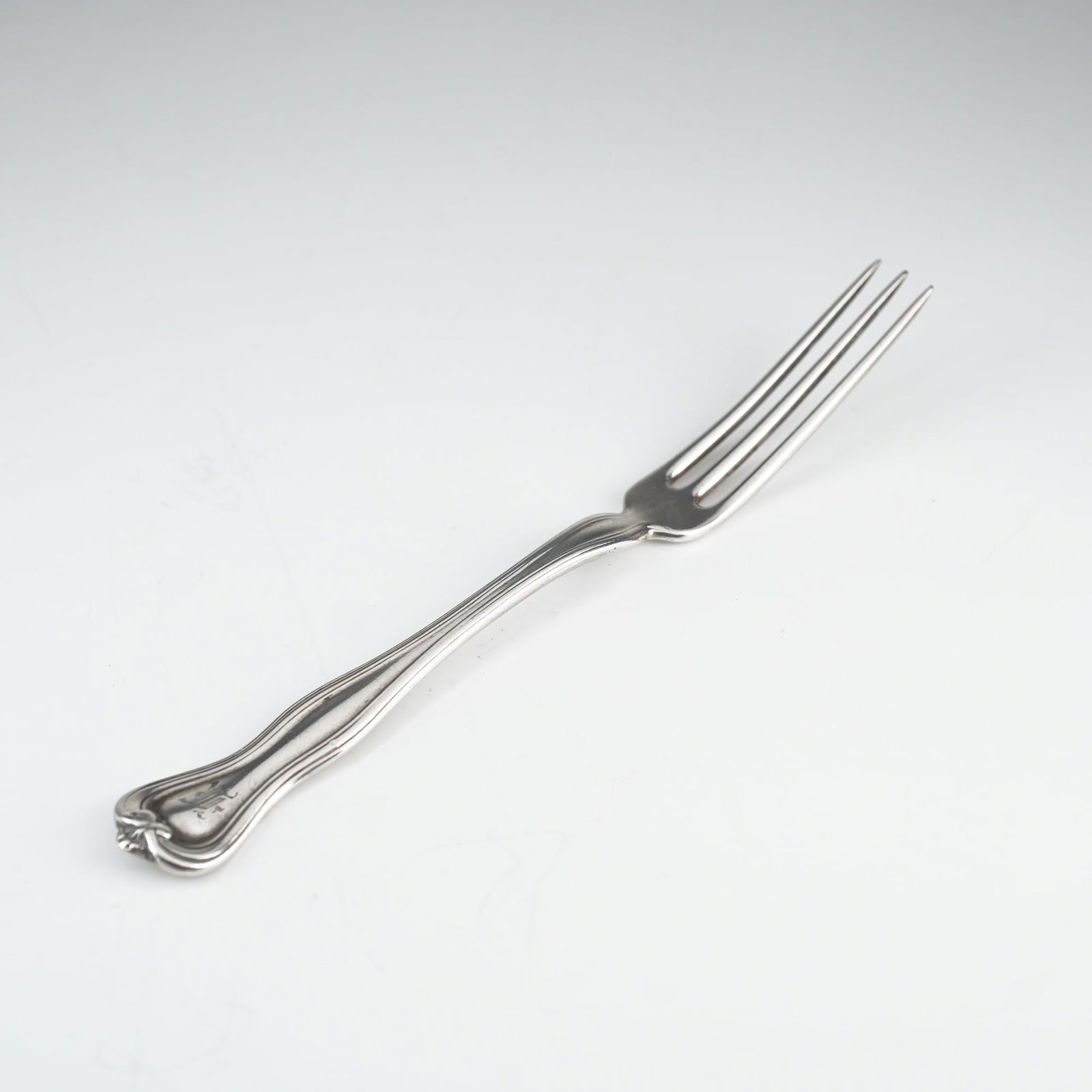 Mount Vernon by Watson Sterling Silver Strawberry Fork (1 of 4)