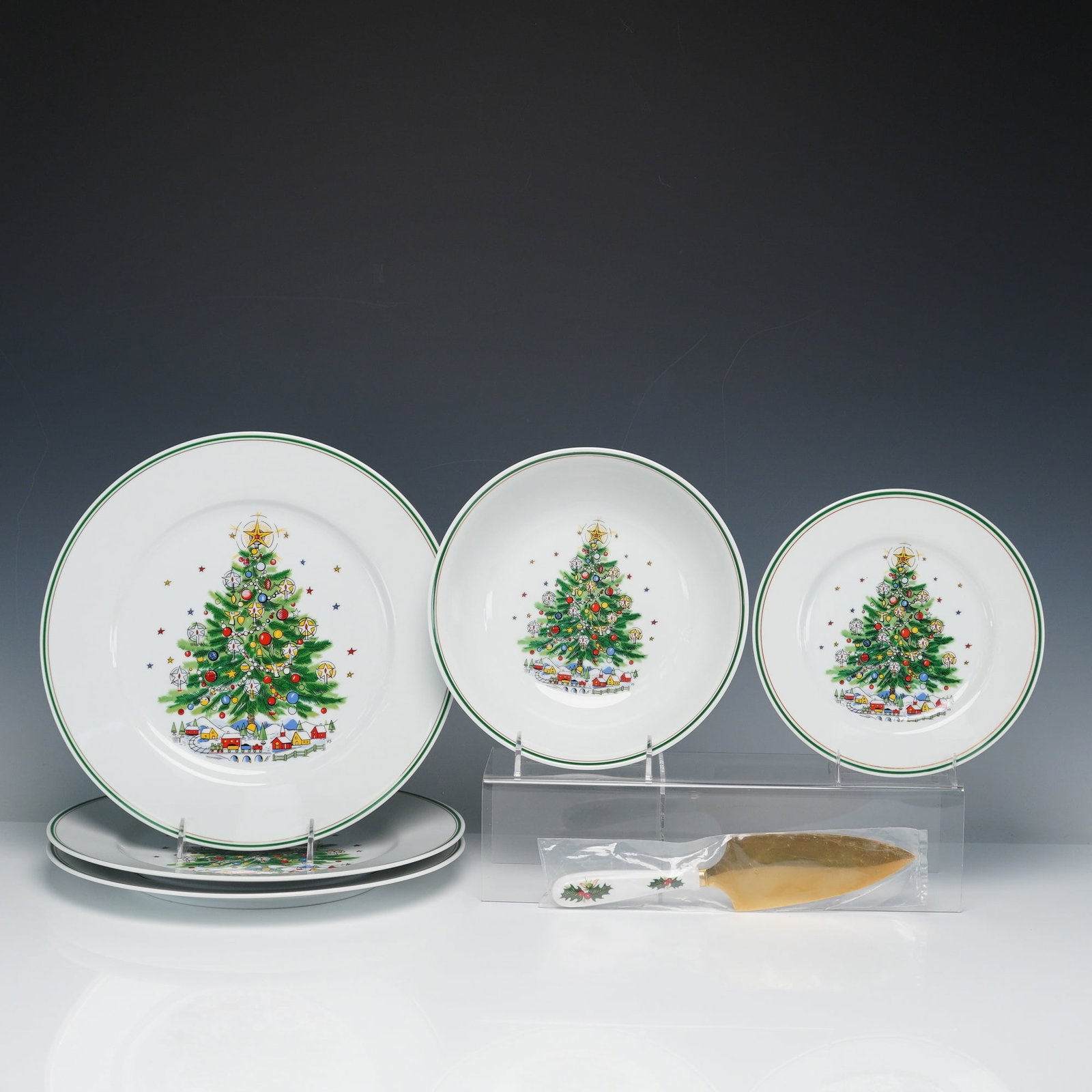7pc Salem Christmas Eve and Queens Yuletide Serveware Set (1 of 8)