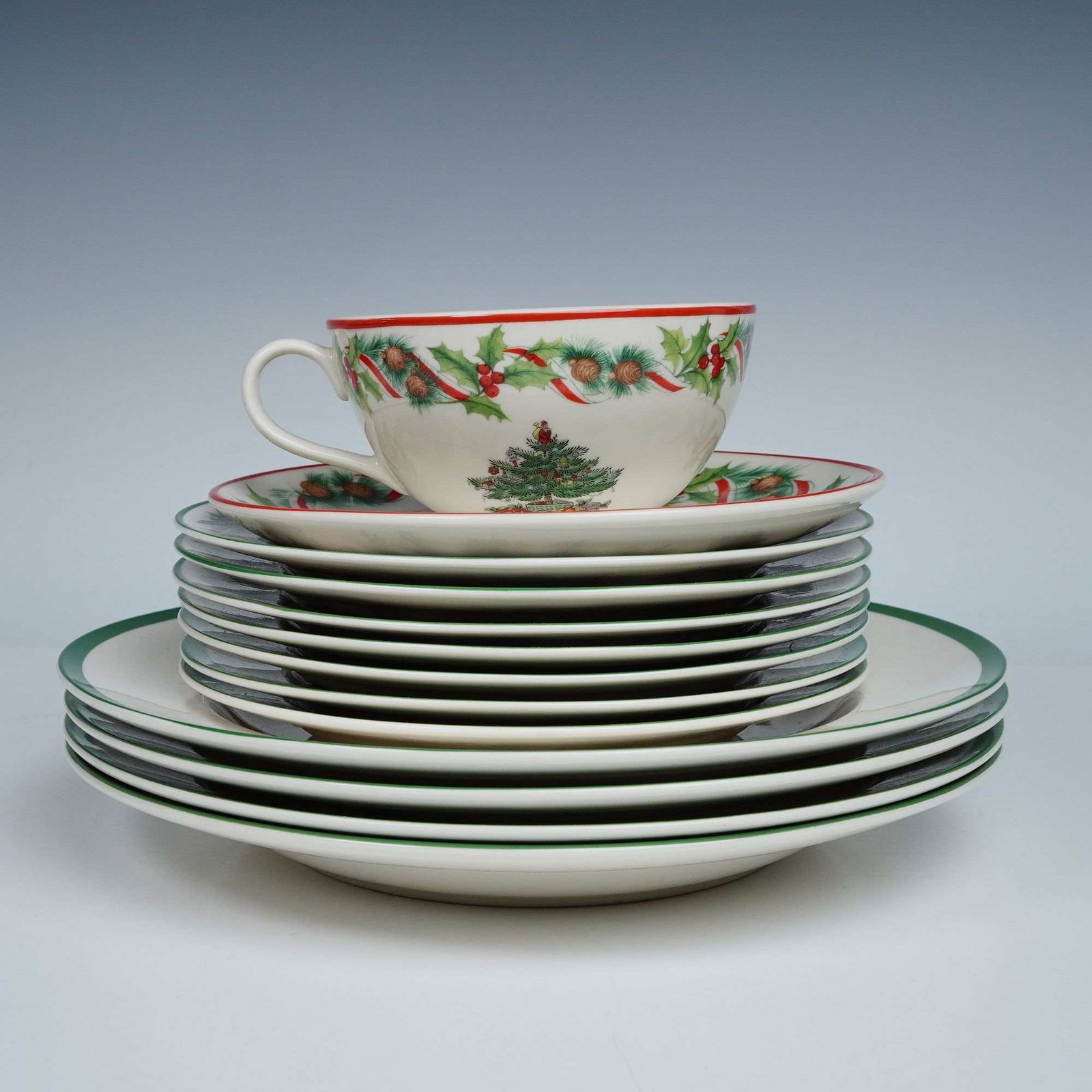 13pc Spode Christmas Tree Dinner and Salad Set with Cup and Saucer (1 of 4)