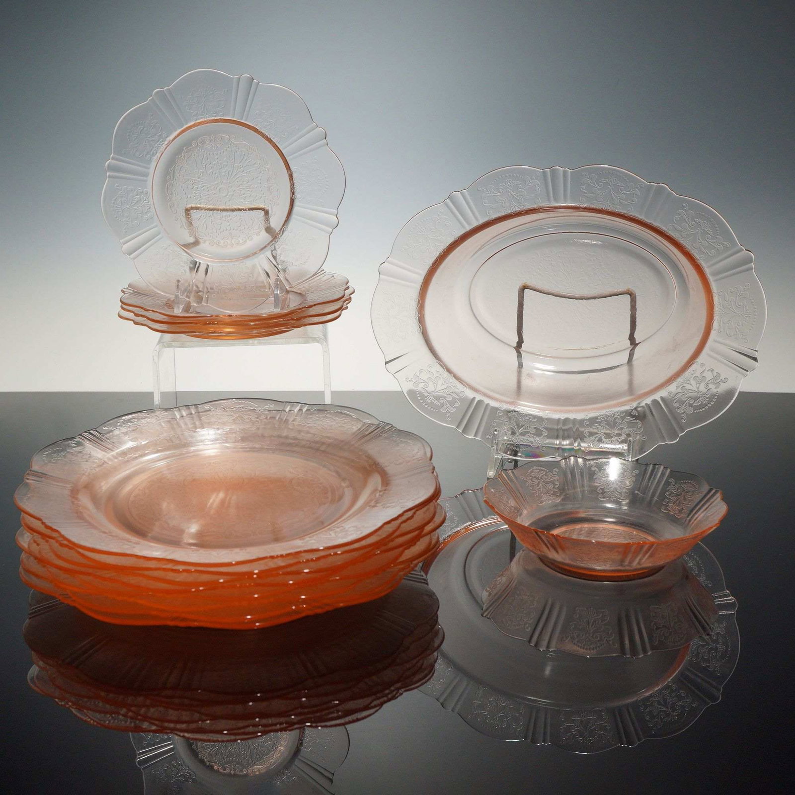 14pc American Sweetheart Pattern Pink Depression Glass Tableware - Plates and Bowls (1 of 3)