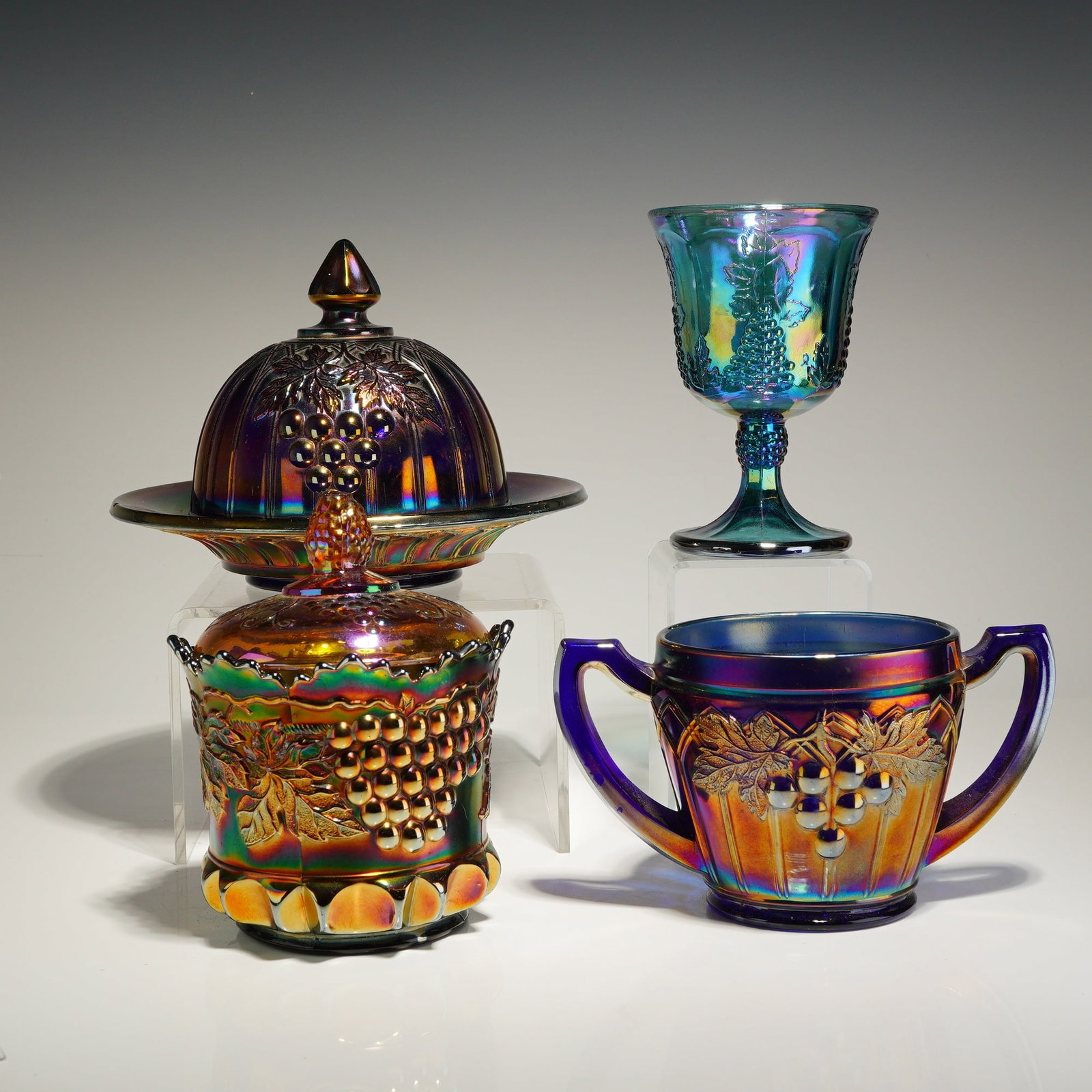 A Group of 4 Grape and Cable Pattern Carnival Glass Table Articles (1 of 3)
