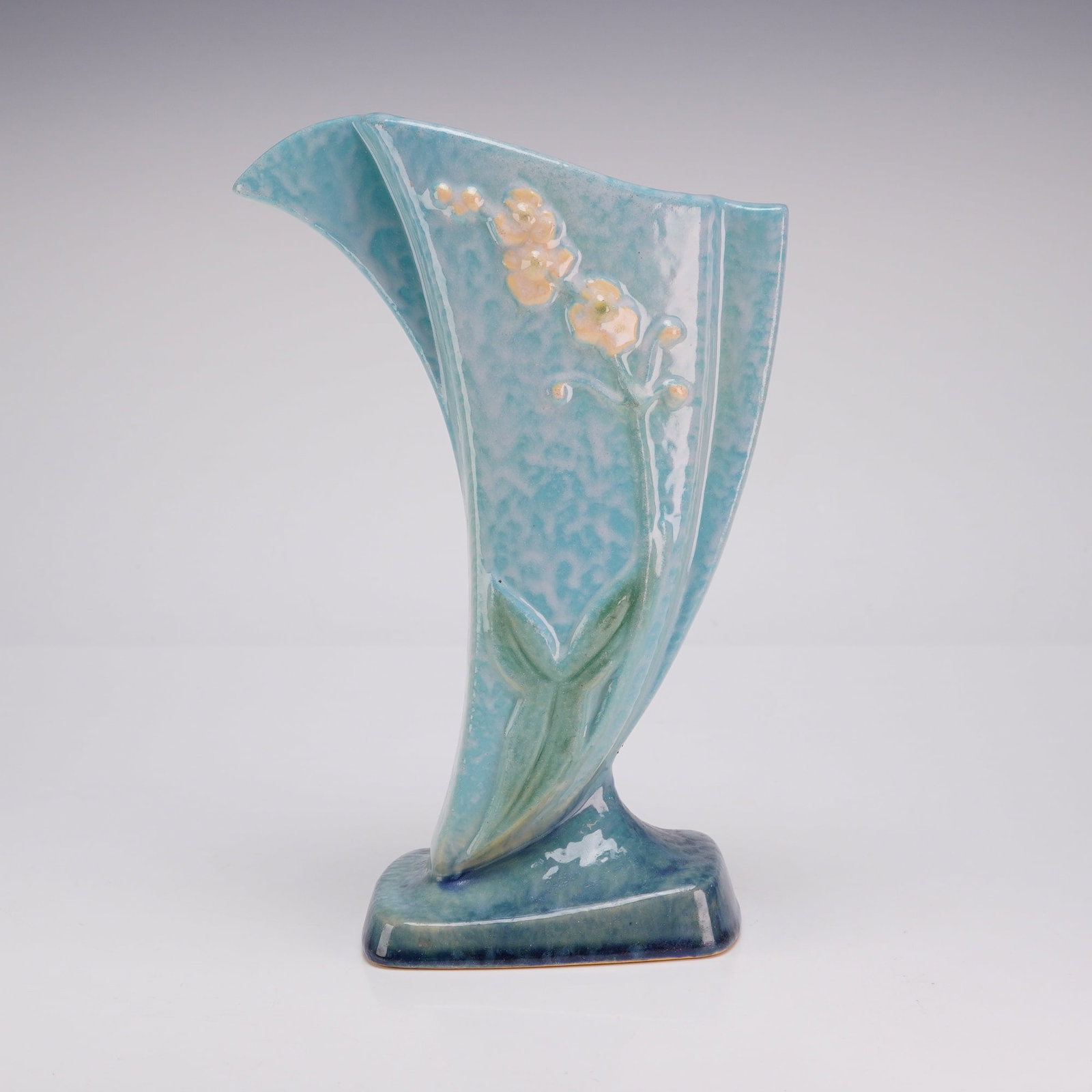 Roseville Pottery Vase, Wincraft Blue (1 of 3)