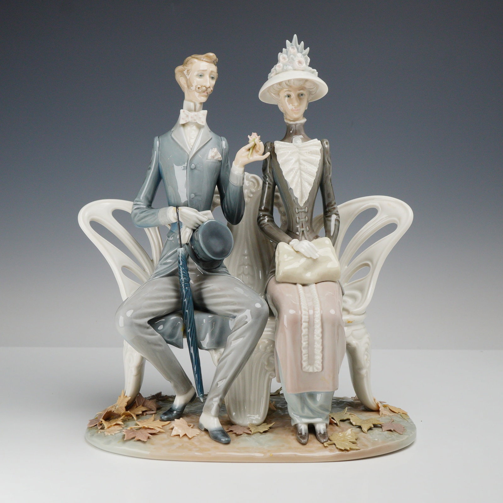 Lladro Porcelain Sculpture, Lover's in the Park 1001274 (1 of 5)