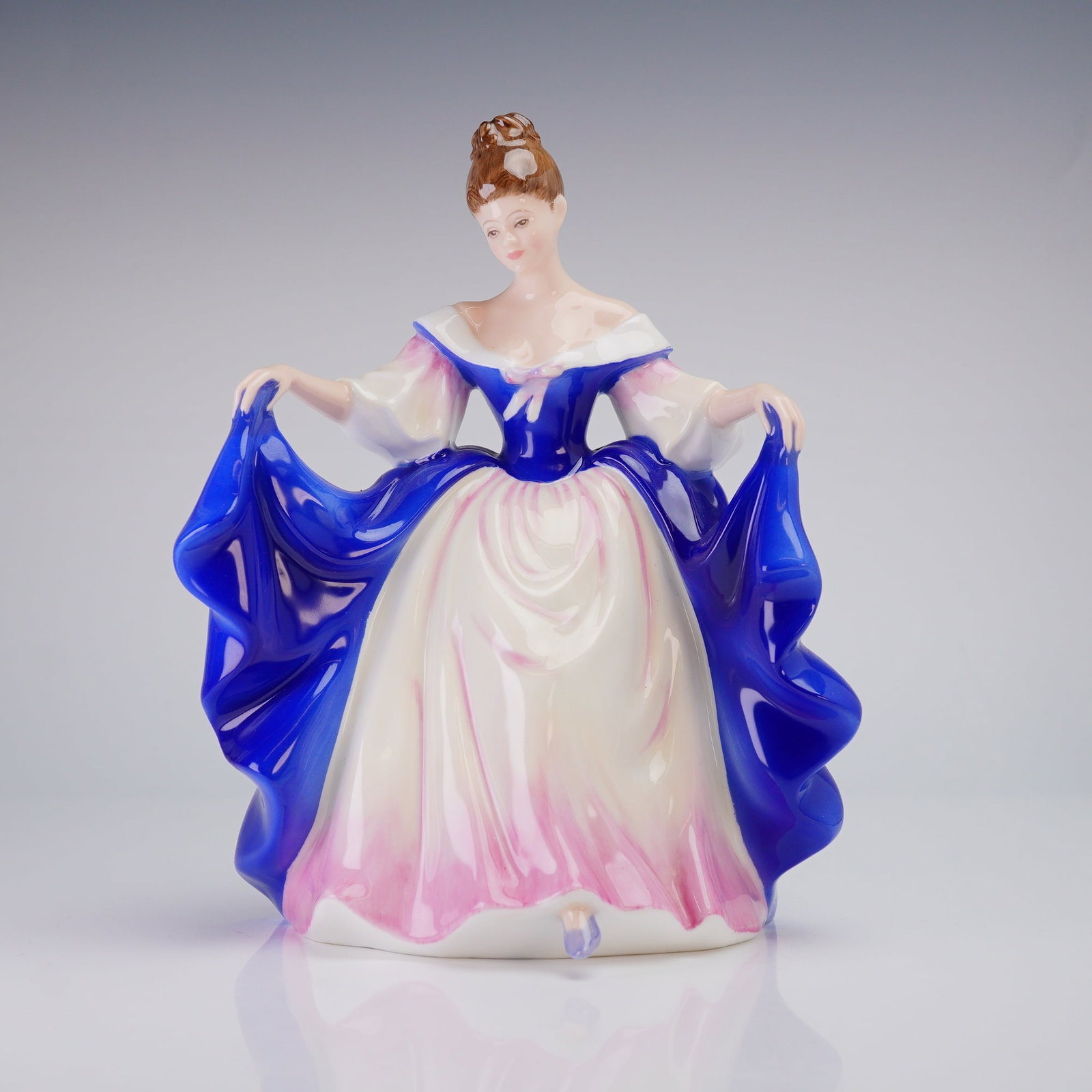 Royal Doulton Bone China Figurine Sara HN 3308 (1 of 4)