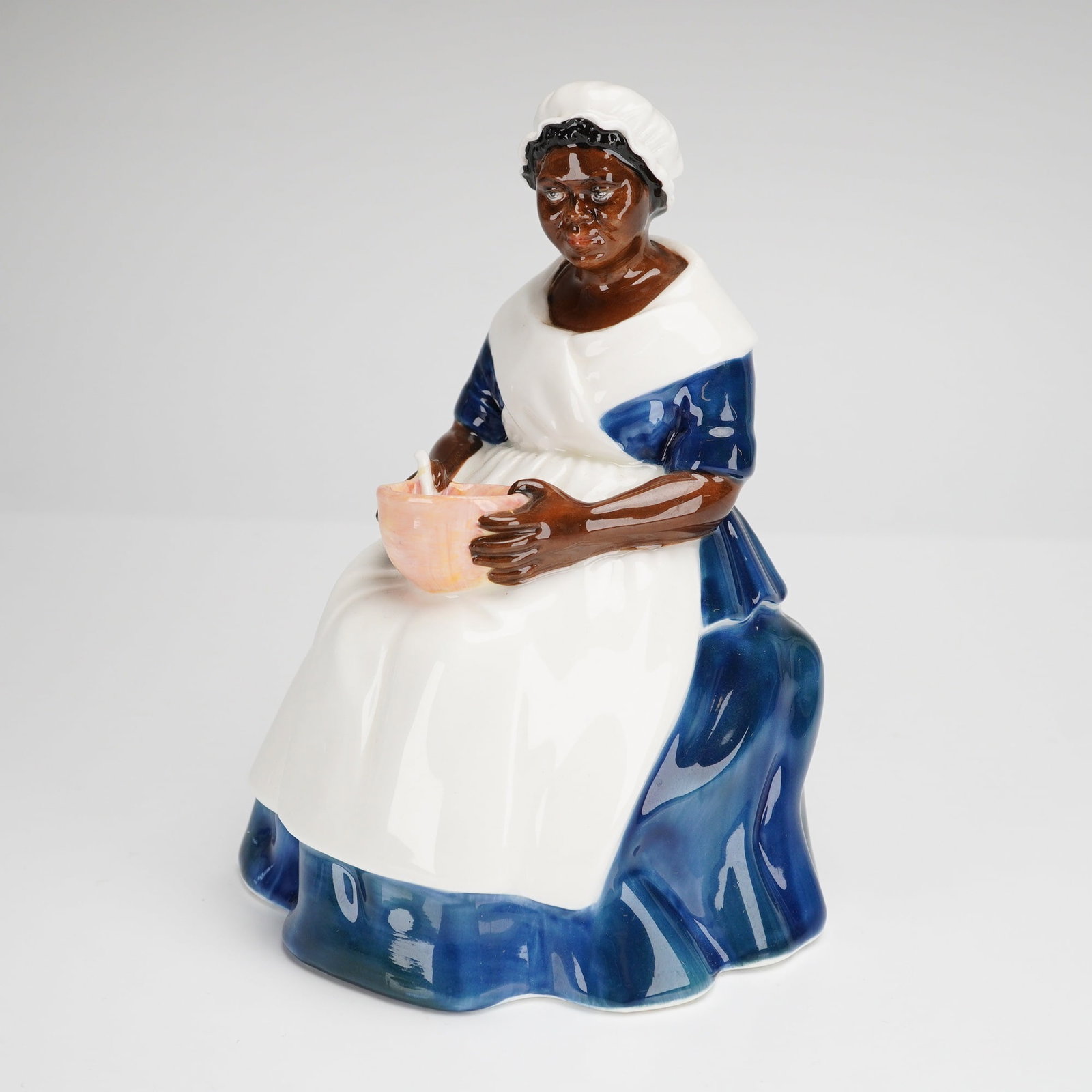 Royal Doulton Figurine Royal Governor's Cook HN2233 (1 of 3)