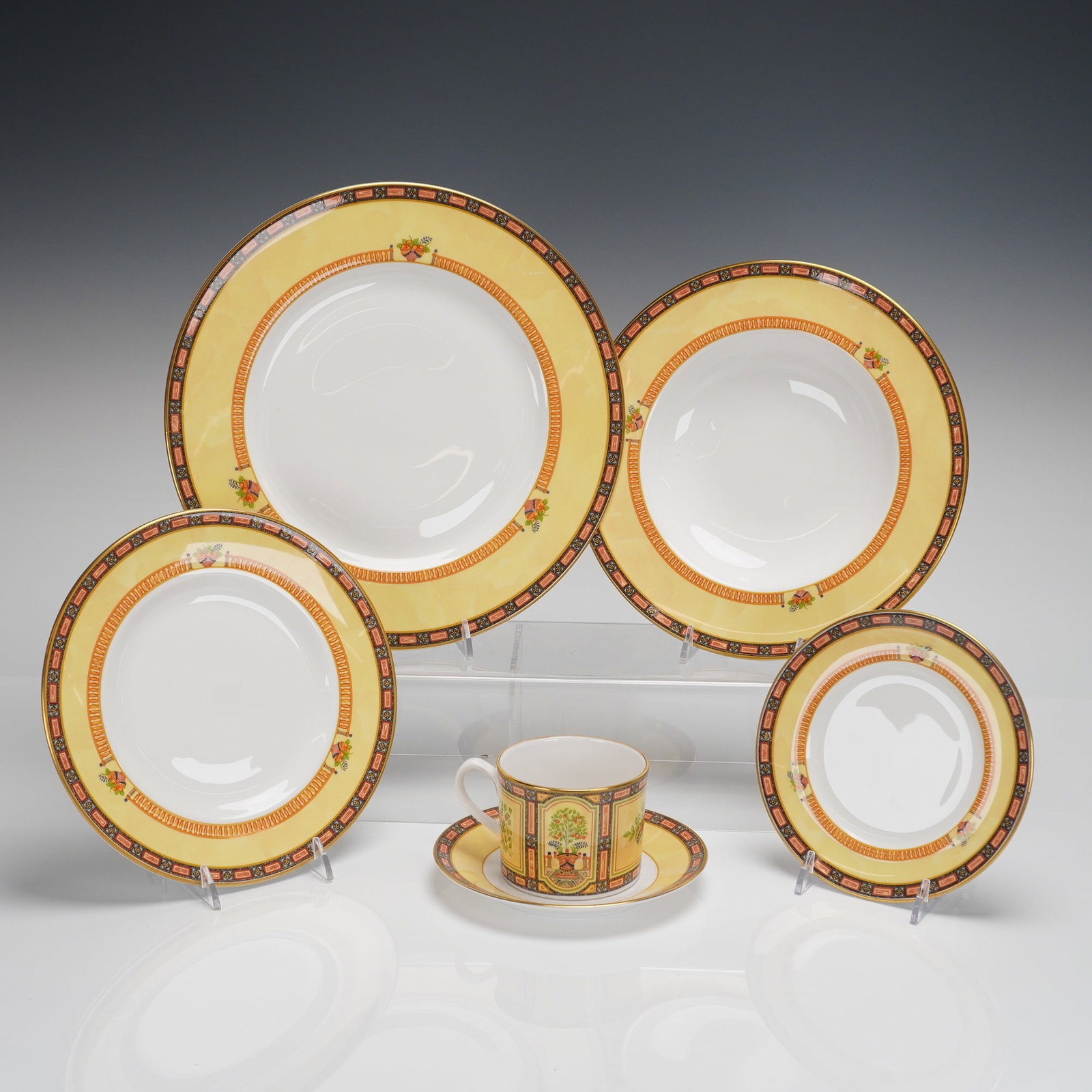 Coll. of 6 Royal Worcester Versailles Fine Bone China Dinnerware Pieces (1 of 5)