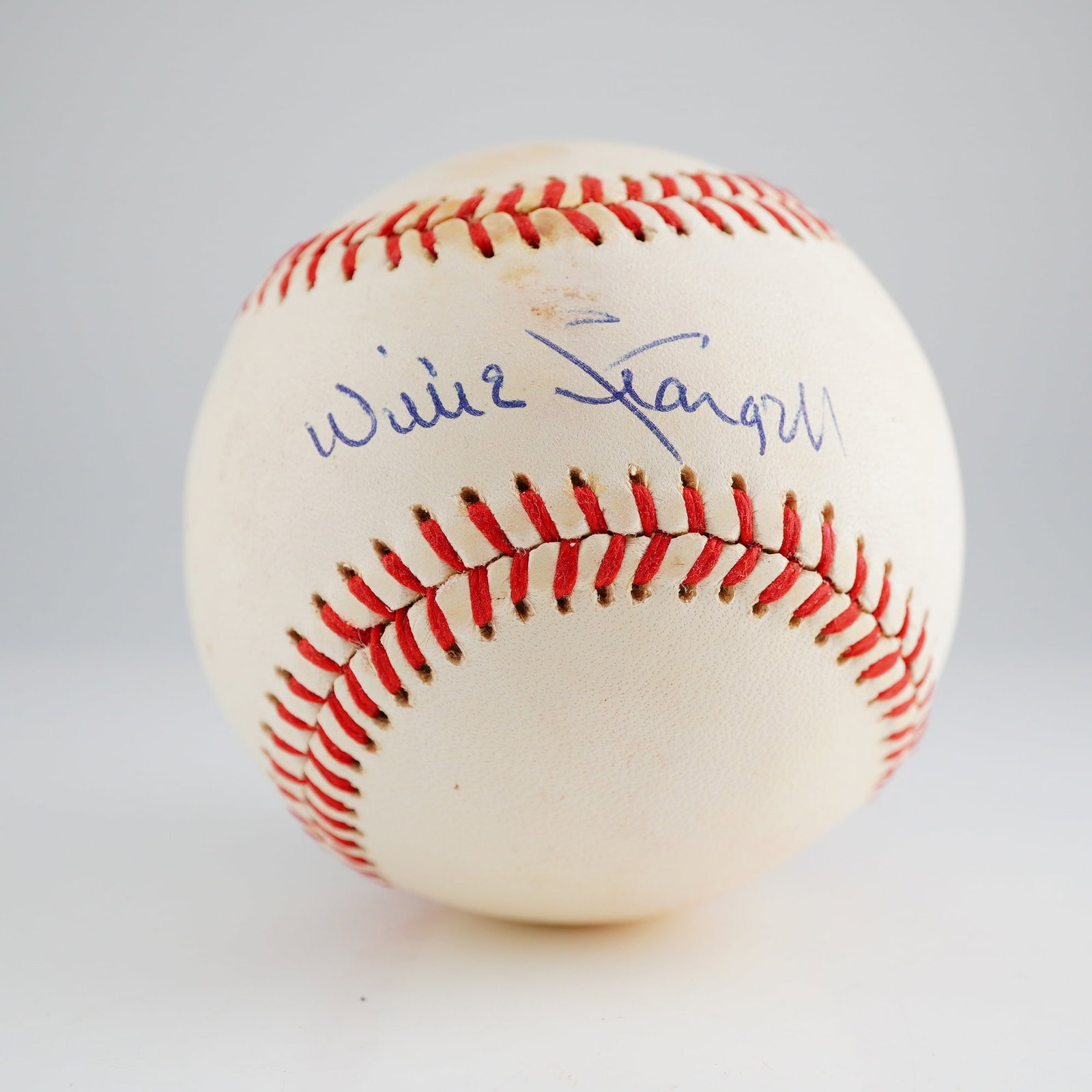 Willie Stargell Signed Rawlings Official National League Baseball PSA Authenticated: This lot features a Rawlings Official National League Baseball signed by Pittsburgh Pirates legend and Hall of Famer Willie "Pops" Stargell. The single signature is prominently placed on the sweet spo