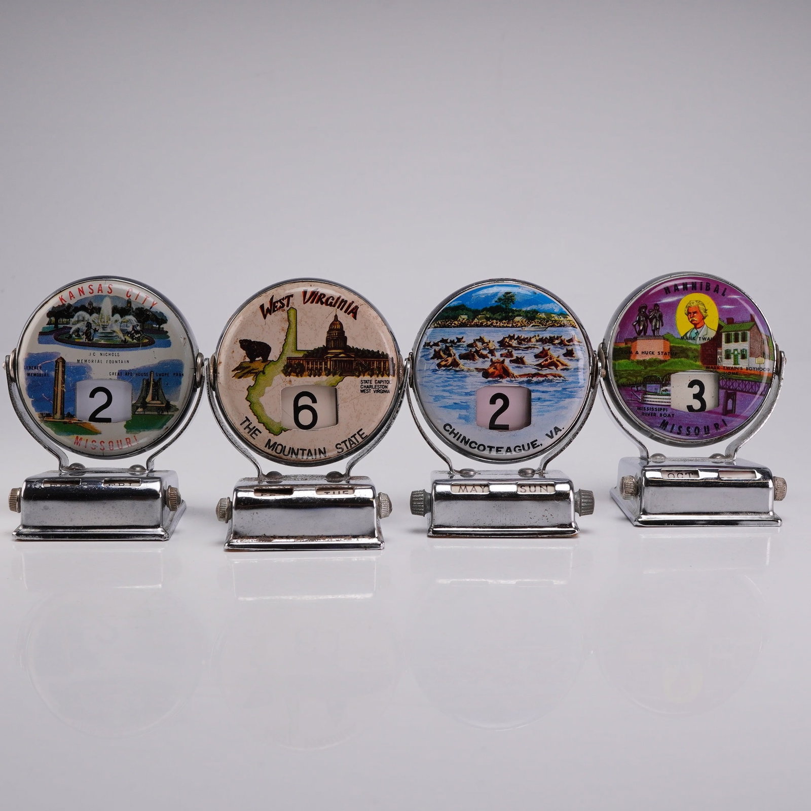 Set of Four Vintage Chrome Souvenir Perpetual Flip Roll Top Desk Calendars (1 of 3)