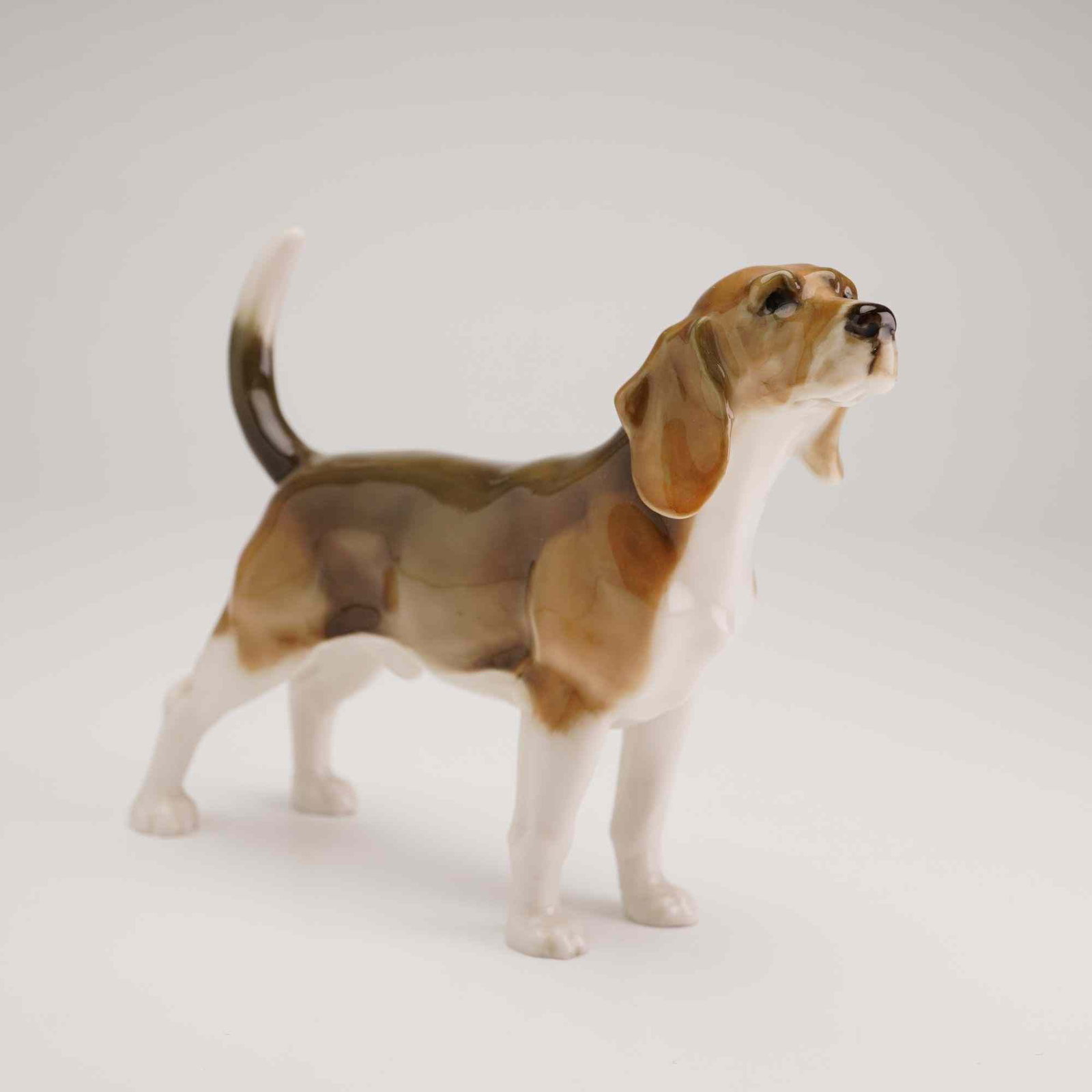 Hutschenreuther Porcelain Beagle Figurine (1 of 4)