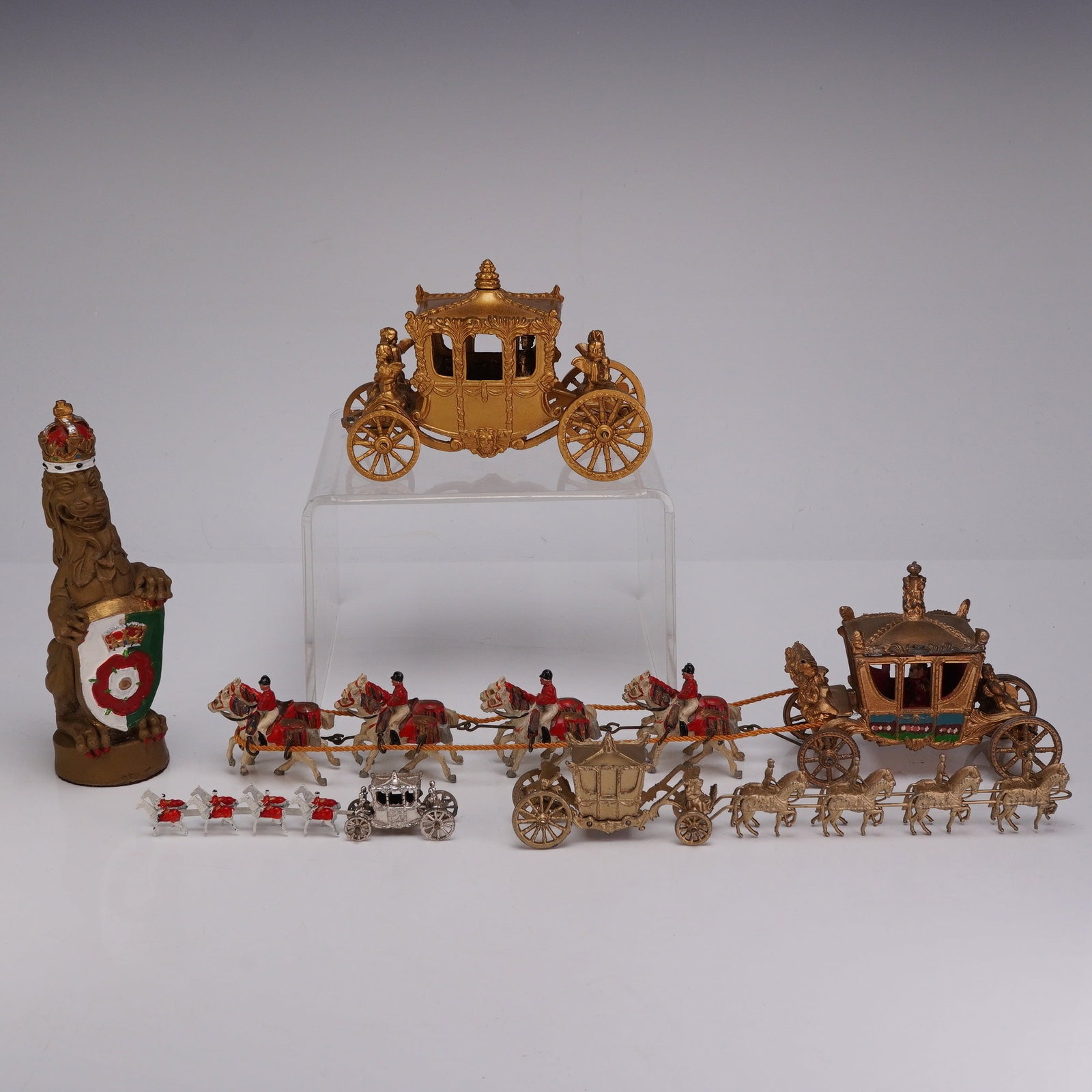 British Royal Commemorative Coronation Coach Models and Figurines (1 of 3)