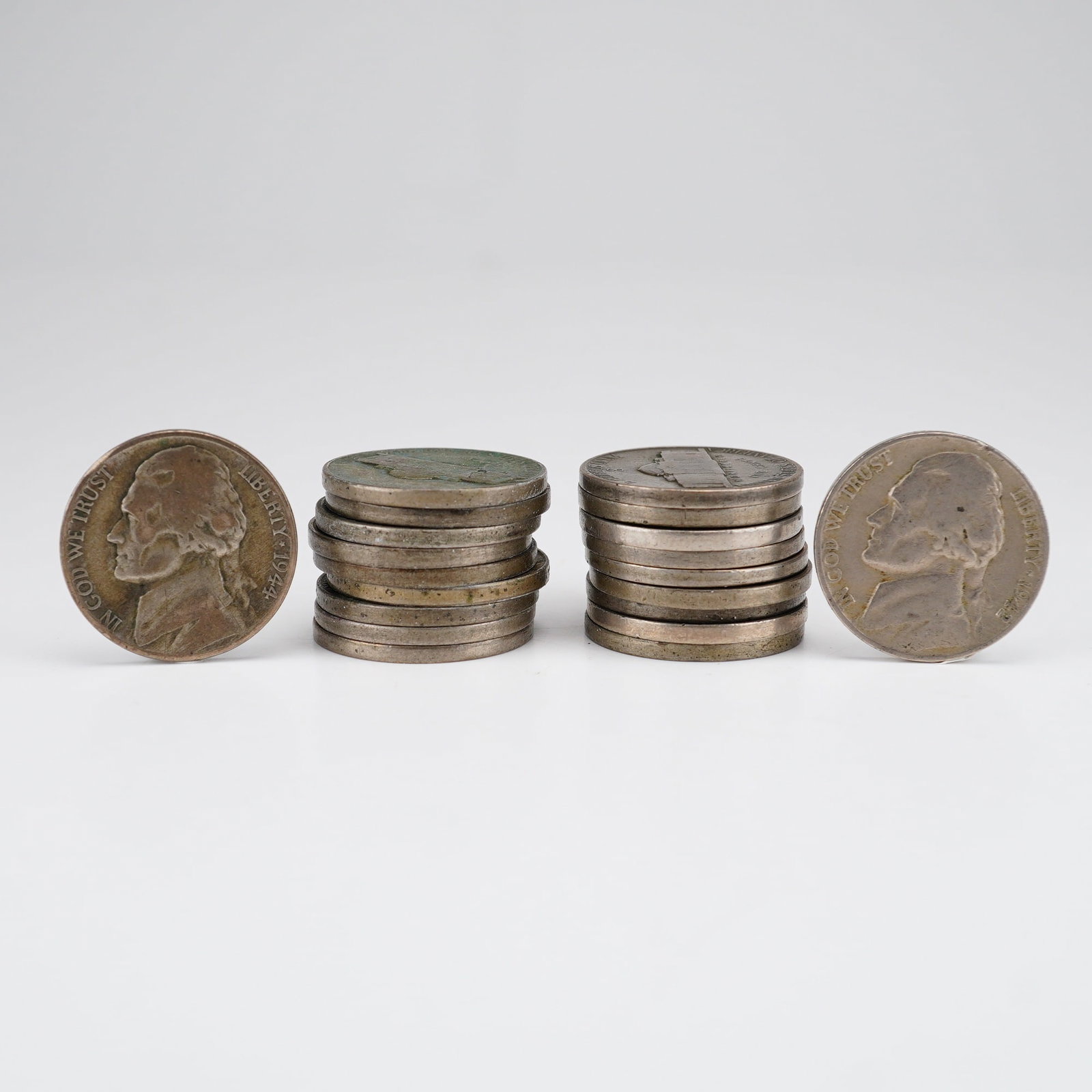 20 1942 & 1944 US Jefferson War Nickels (1 of 3)