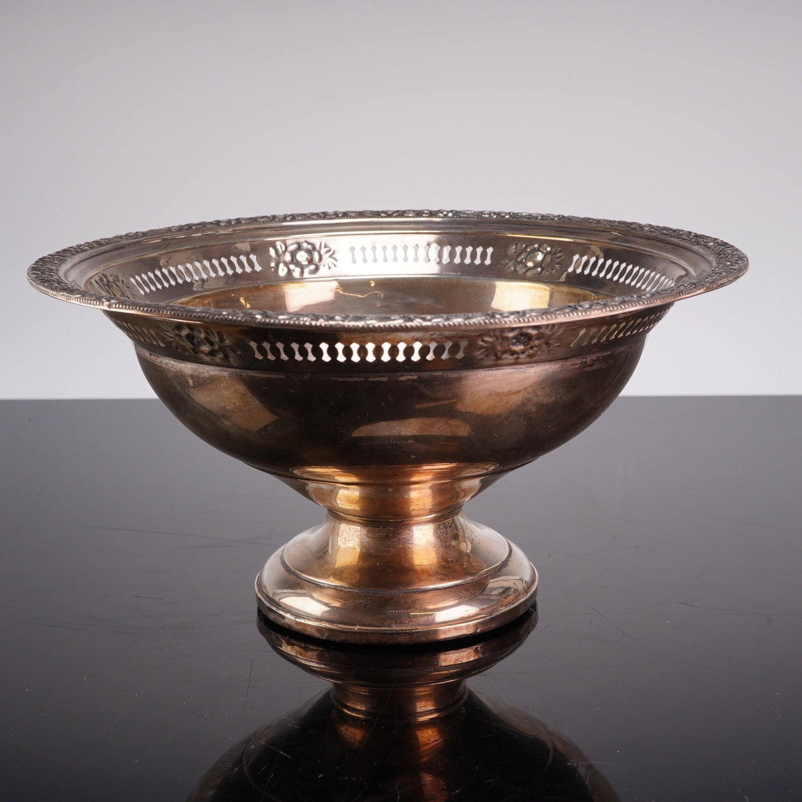 Columbia Silver Co. Weighted Sterling Silver Pedestal Compote Bowl (1 of 5)
