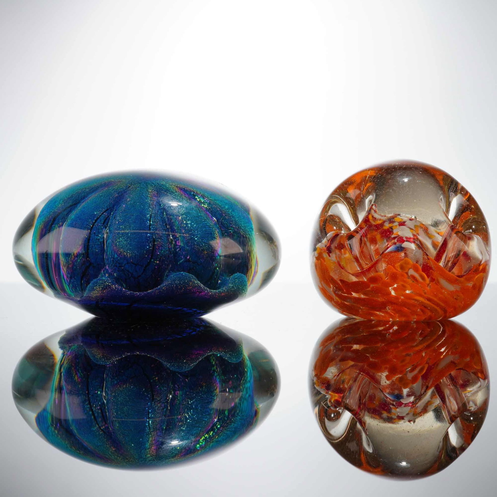 2pc Art Glass Paperweights Including Robert Eickholt Sand Dollar (1 of 4)
