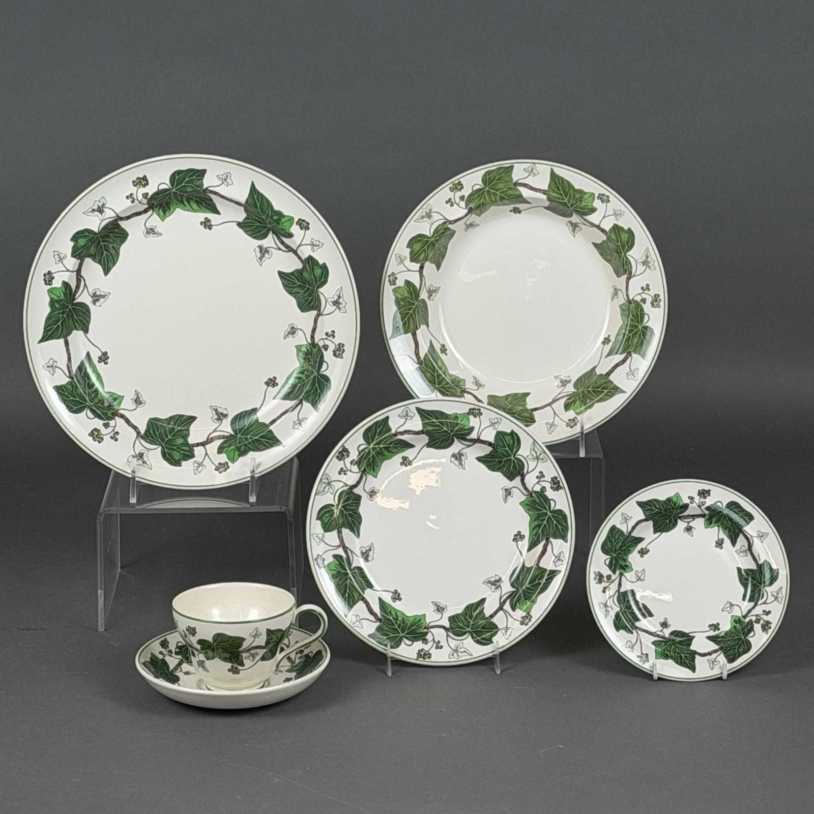 6-Piece Wedgwood Napoleon Ivy Pattern Place Setting (1 of 4)