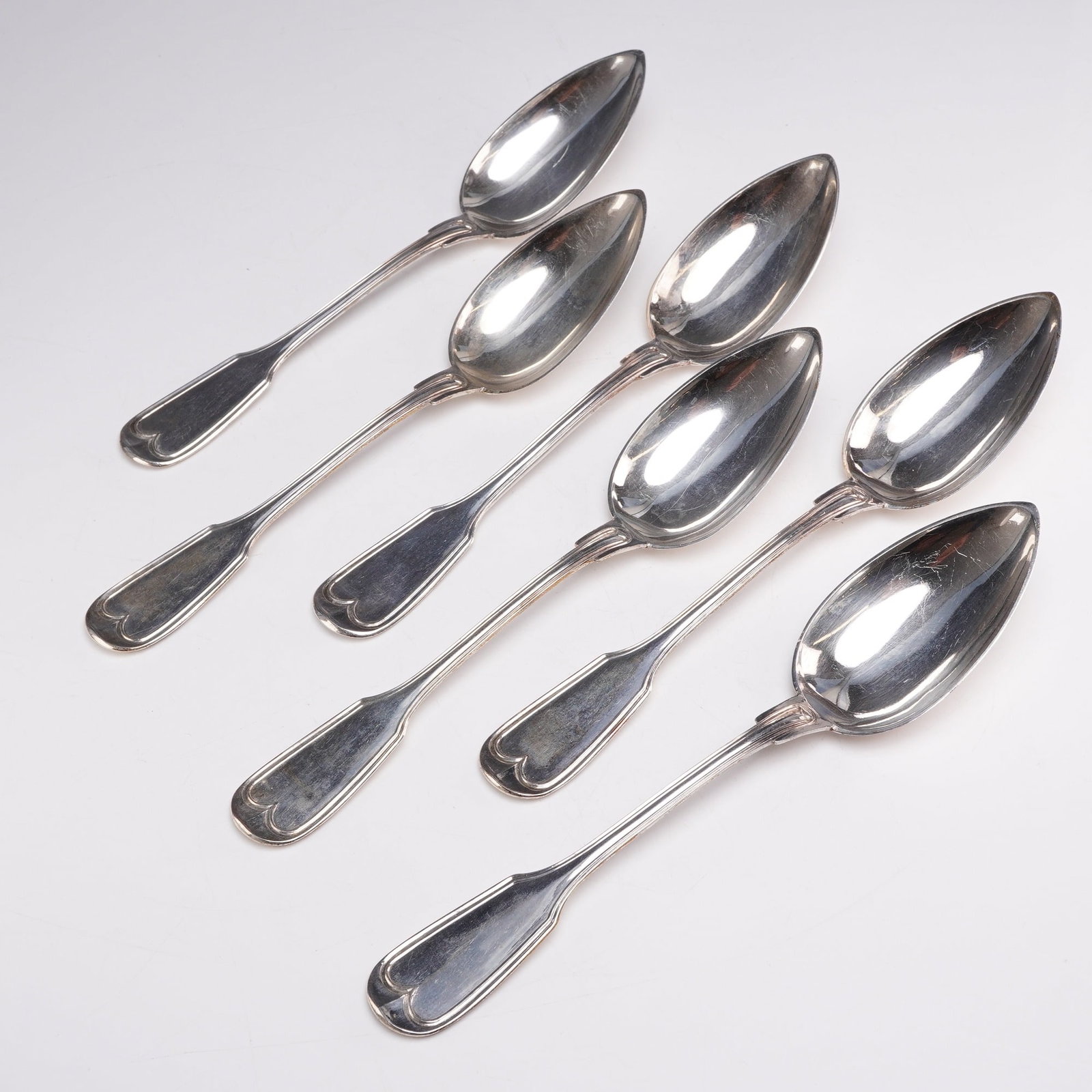 6pc Posen 800 Silver Serving Spoons: This set of silver spoons feature a heart-like pattern on the handle and a pointed bowl. Each is hallmarked Posen 800 on the reverse. Weight: 396 g