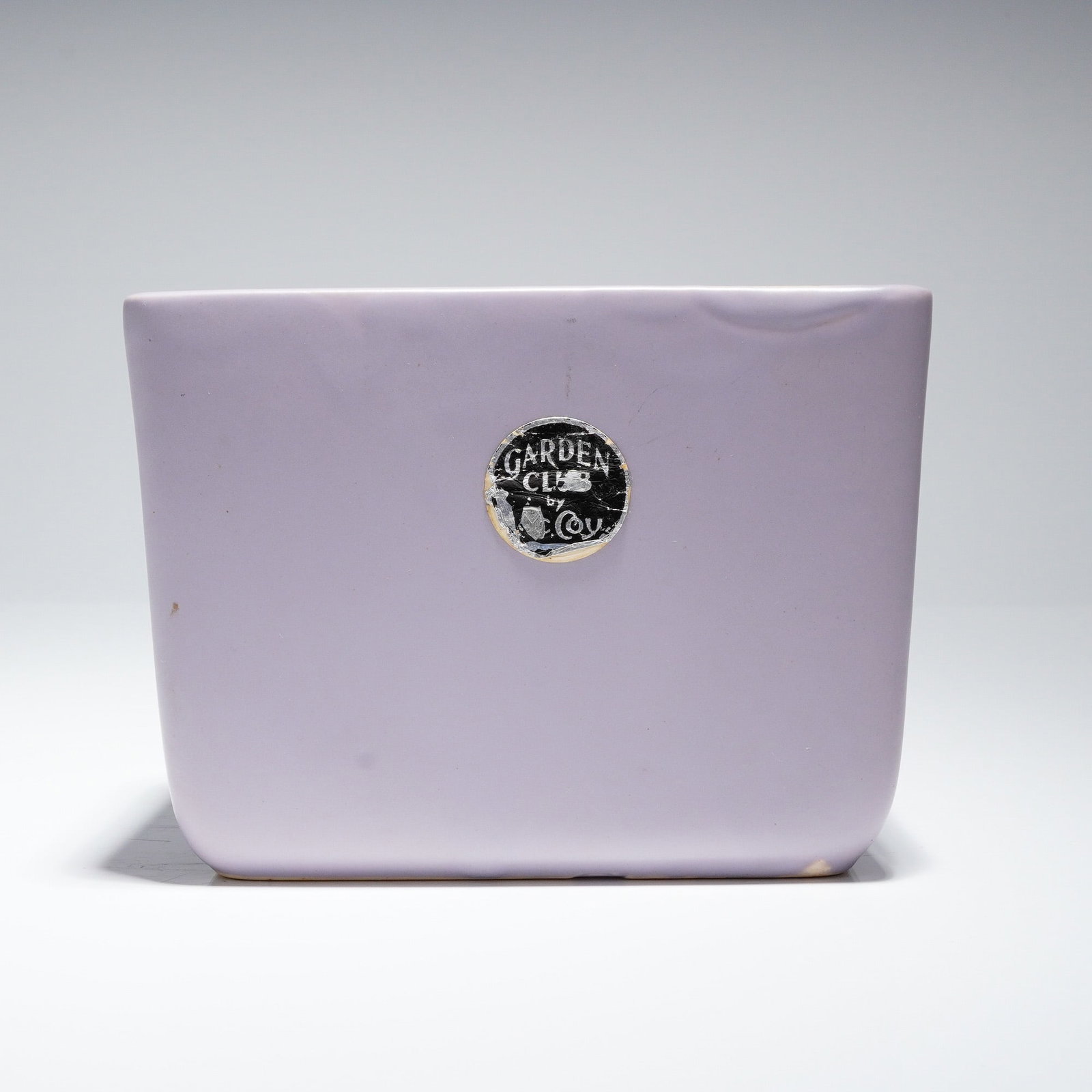 McCoy Pottery Garden Club Line Rectangular Planter: A vintage ceramic rectangular planter attributed to the McCoy Pottery Garden Club line, often associated with model number 341. The cachepot features a minimalist, rectangular form with straight verti