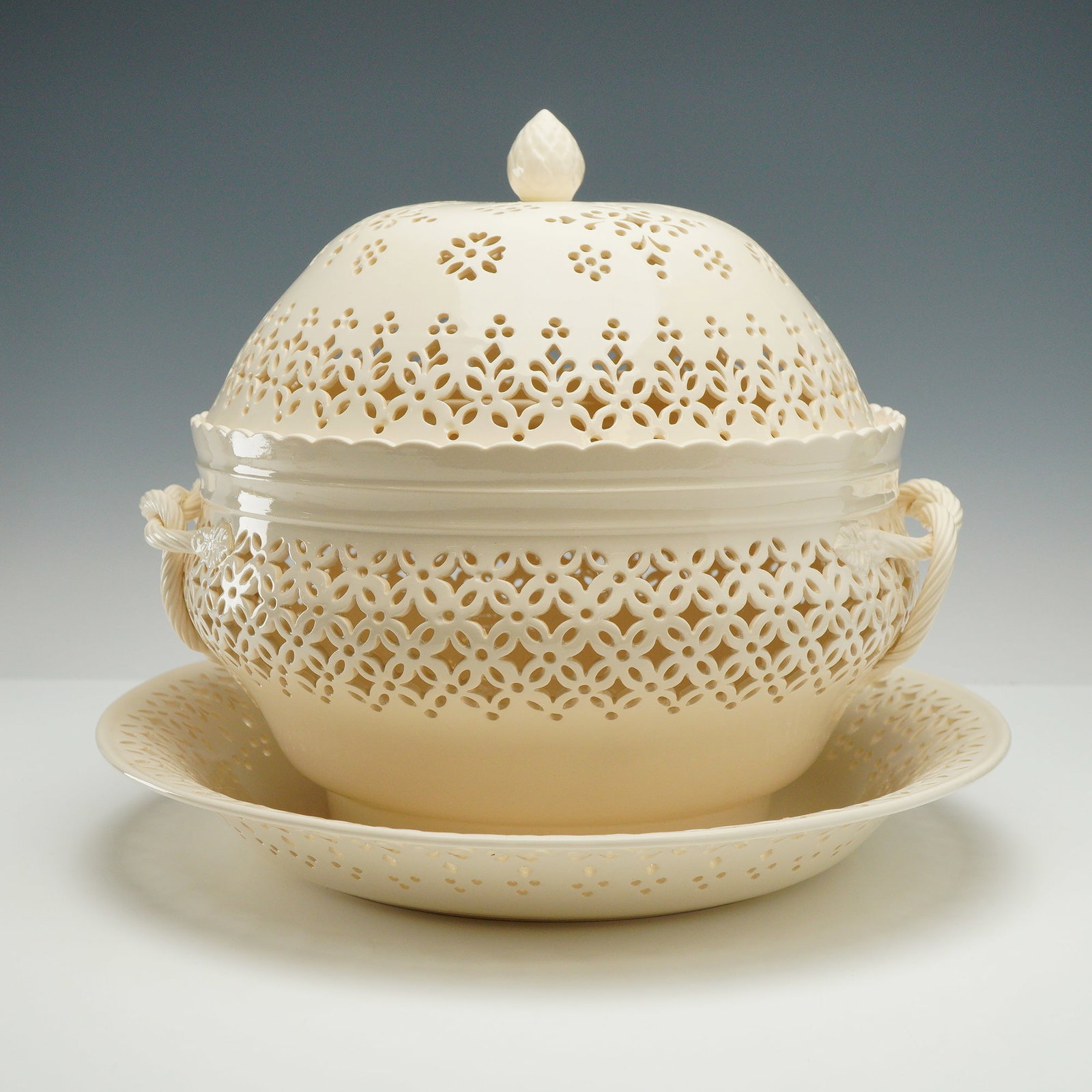 3pc Leedsware Classic Creamware Pierced Chestnut Basket and Tray (1 of 7)