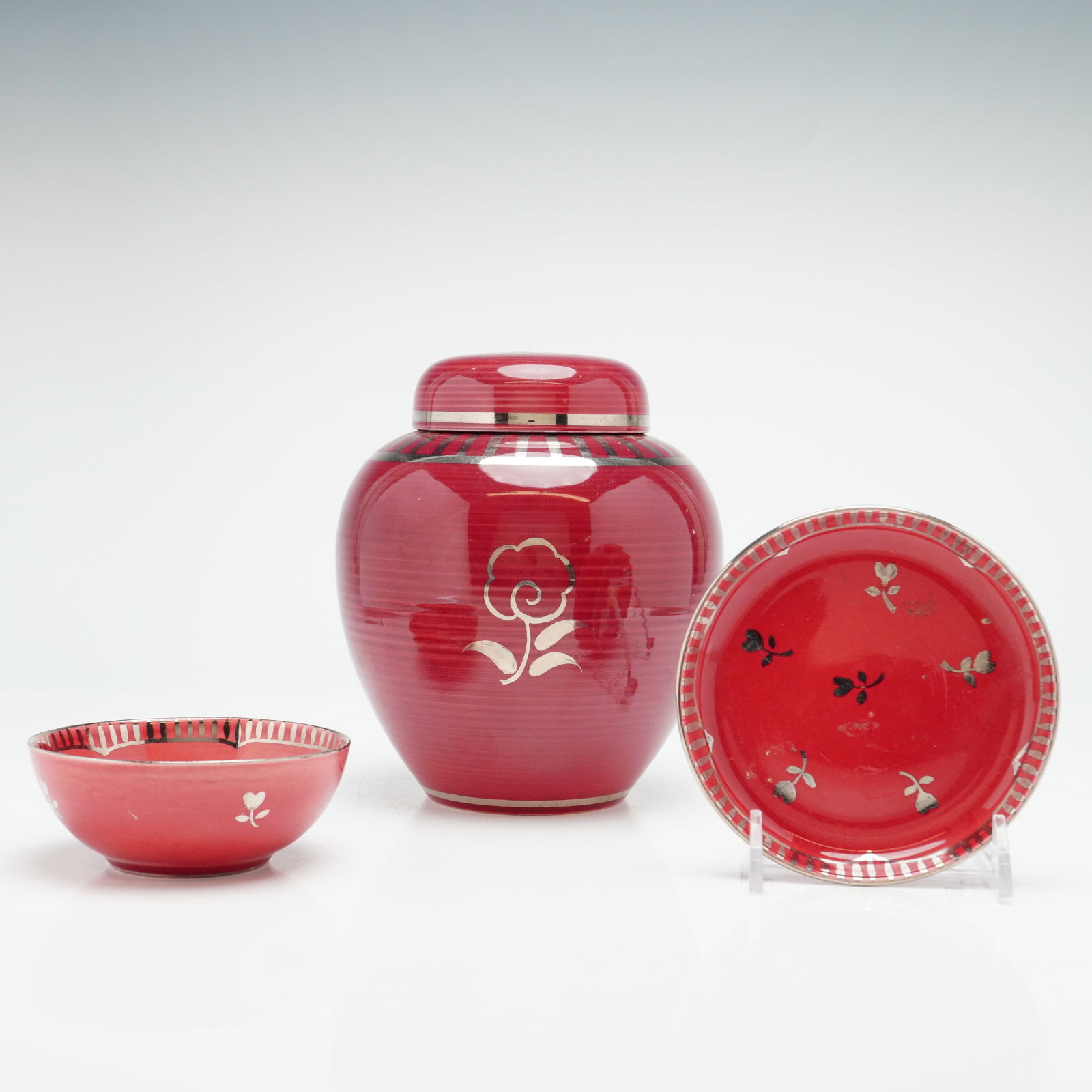 Three Piece Wedgwood Ruby Veronese Ginger Jar with Finger Bowl and Saucer (1 of 4)