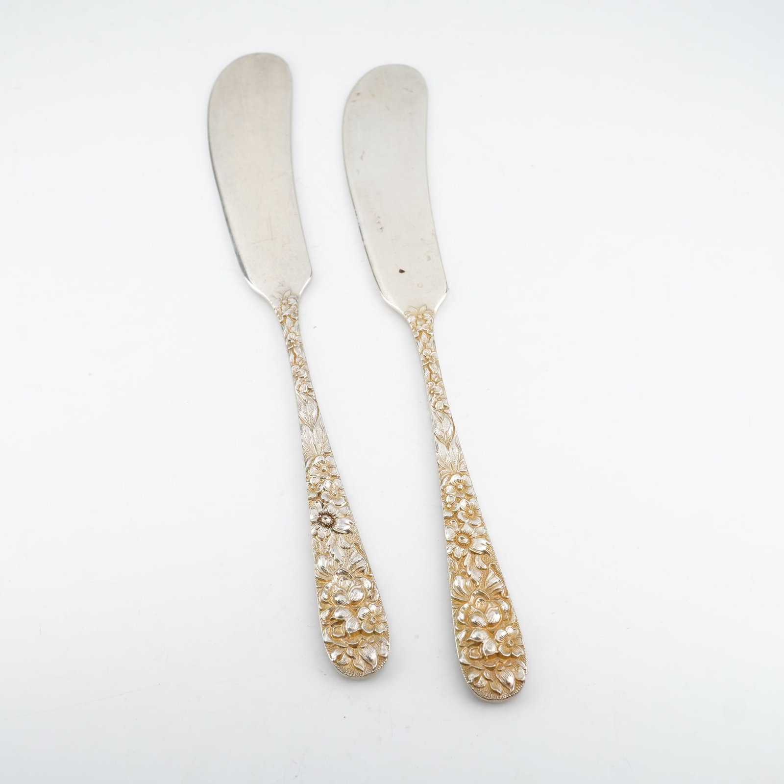 2pc Kirk Stieff Sterling Silver and Stainless-Steel Flat Head Butter Spreaders, Stieff Rose (1 of 4)