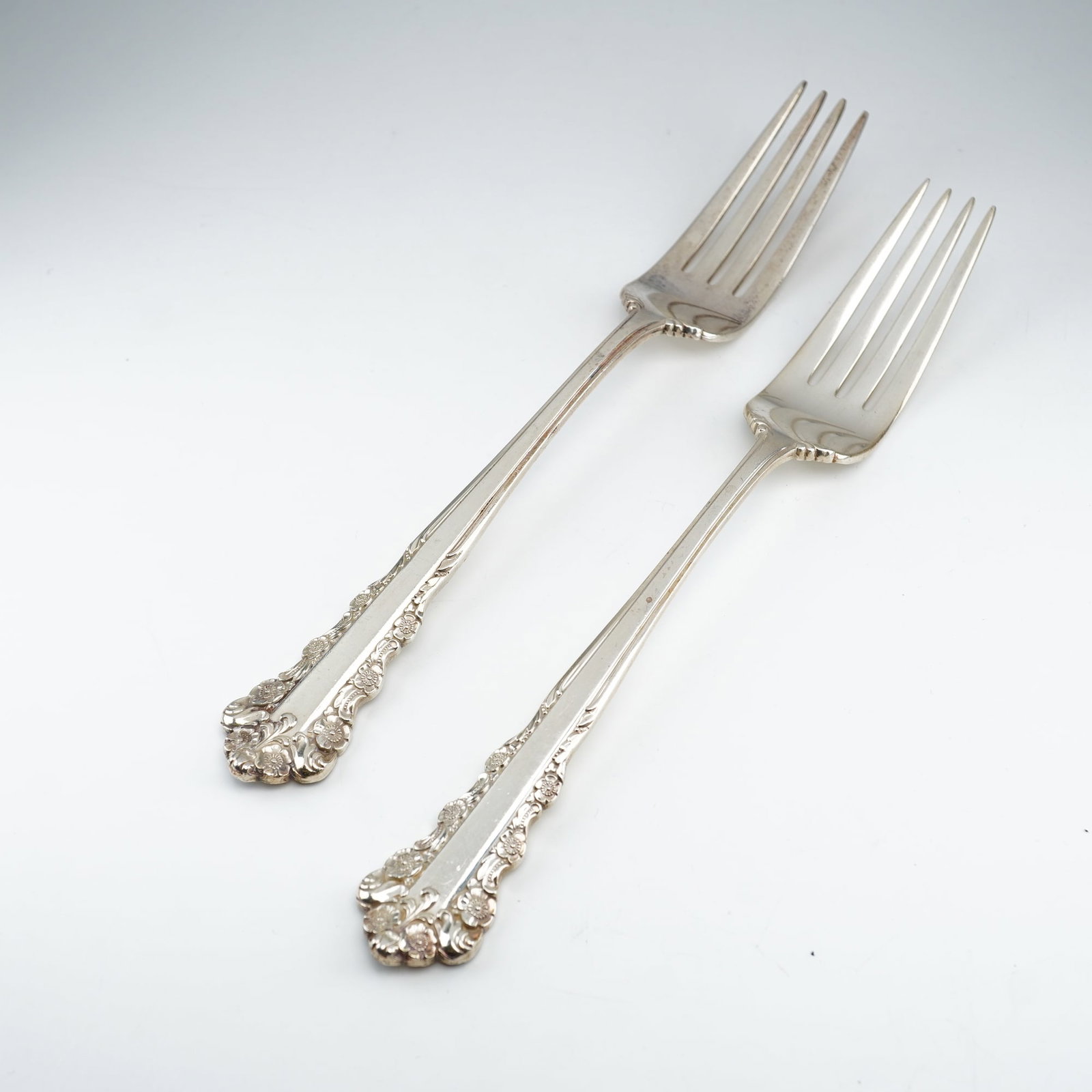 2pc Lunt Sterling Silver Dinner Forks, Belle Meade (1 of 4)