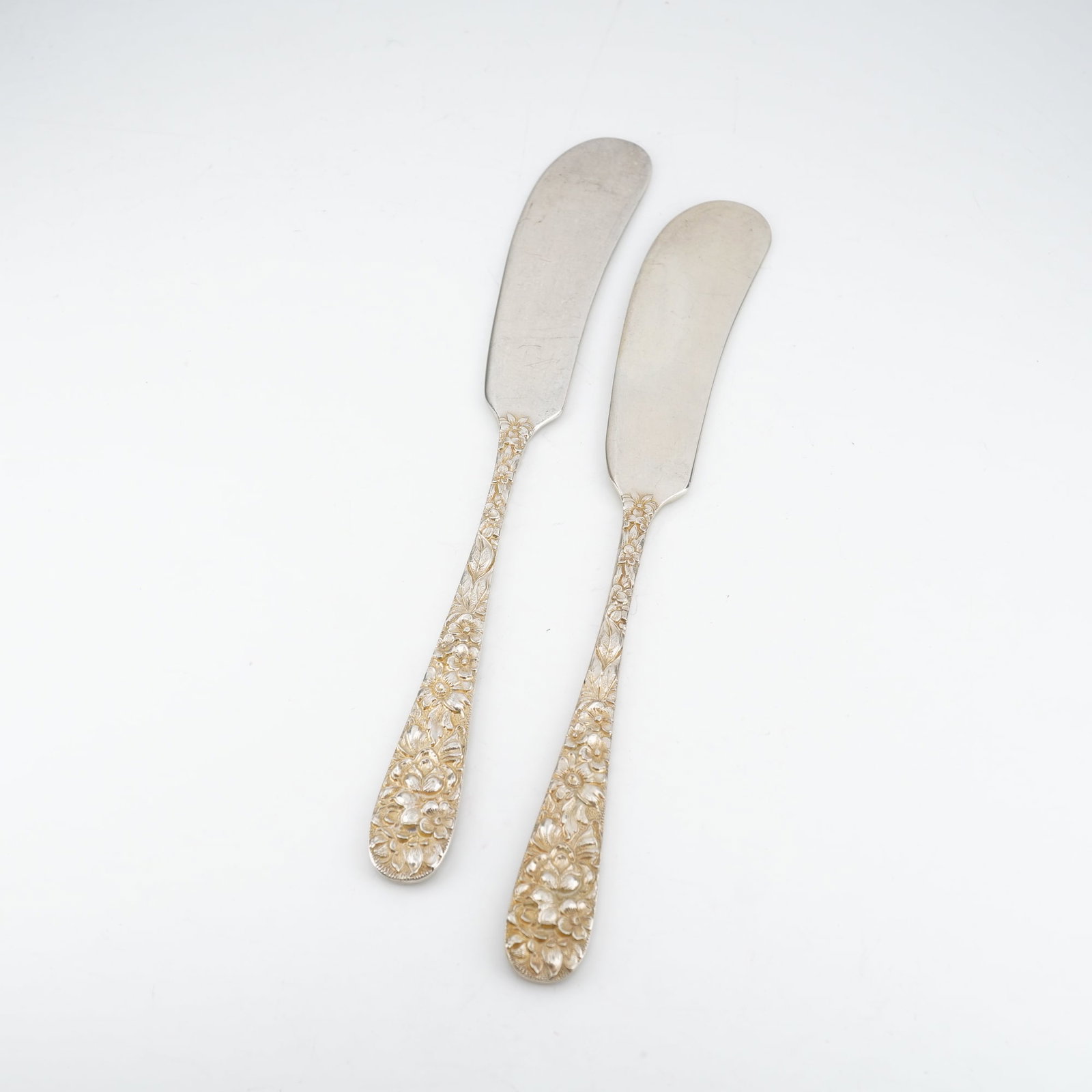 2pc Kirk Stieff Sterling Silver and Stainless-Steel Flat Head Butter Spreaders, Stieff Rose (1 of 4)