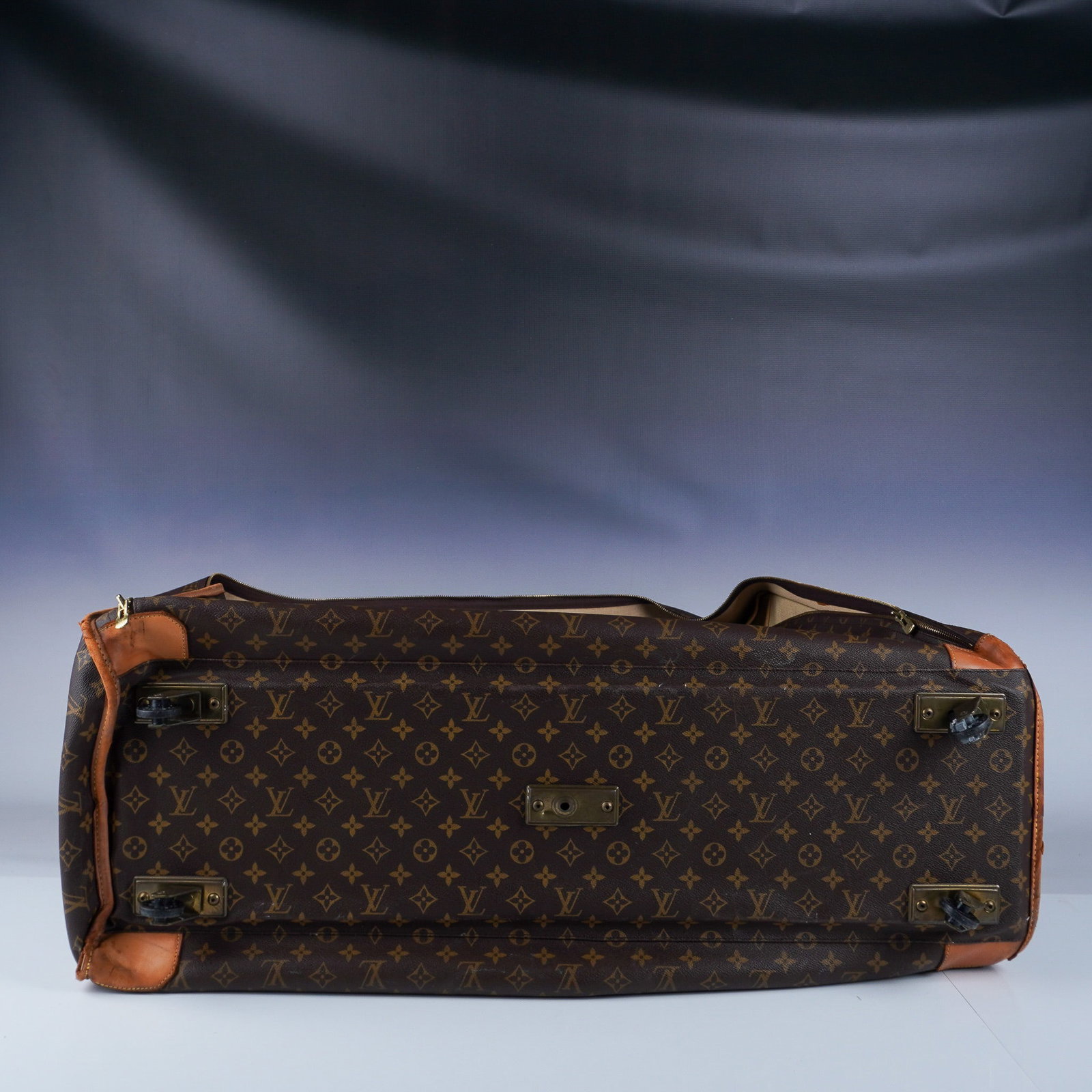 Vintage Louis Vuitton Monogram Pullman Suitcase - 12