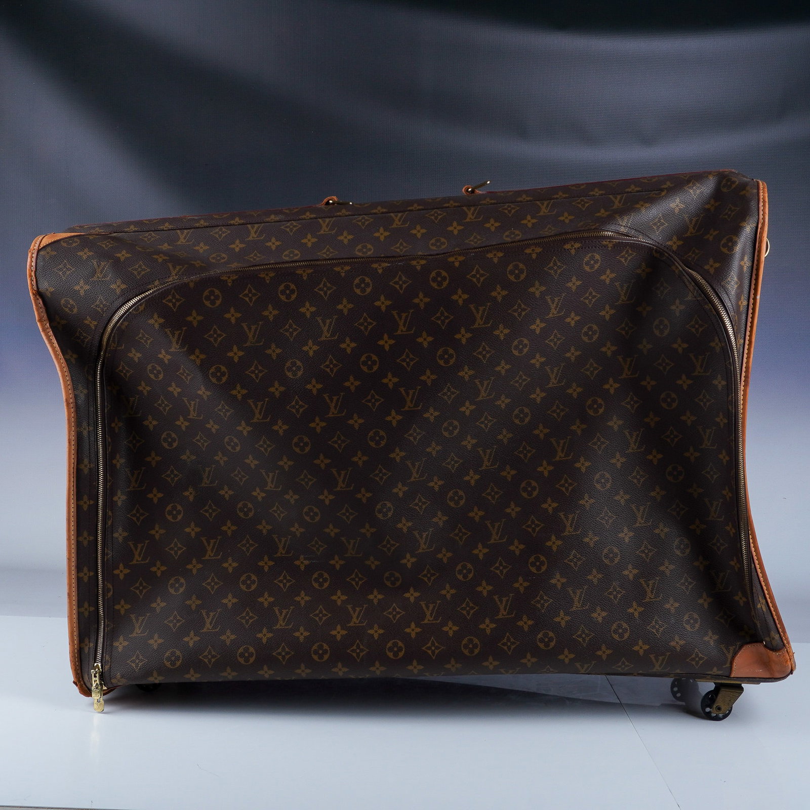 Vintage Louis Vuitton Monogram Pullman Suitcase (1 of 16)