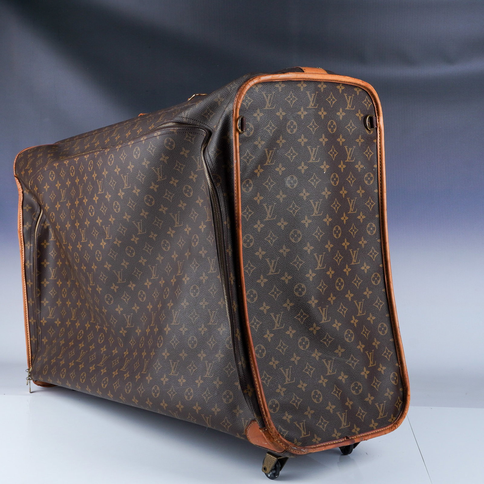 Vintage Louis Vuitton Monogram Pullman Suitcase - 3