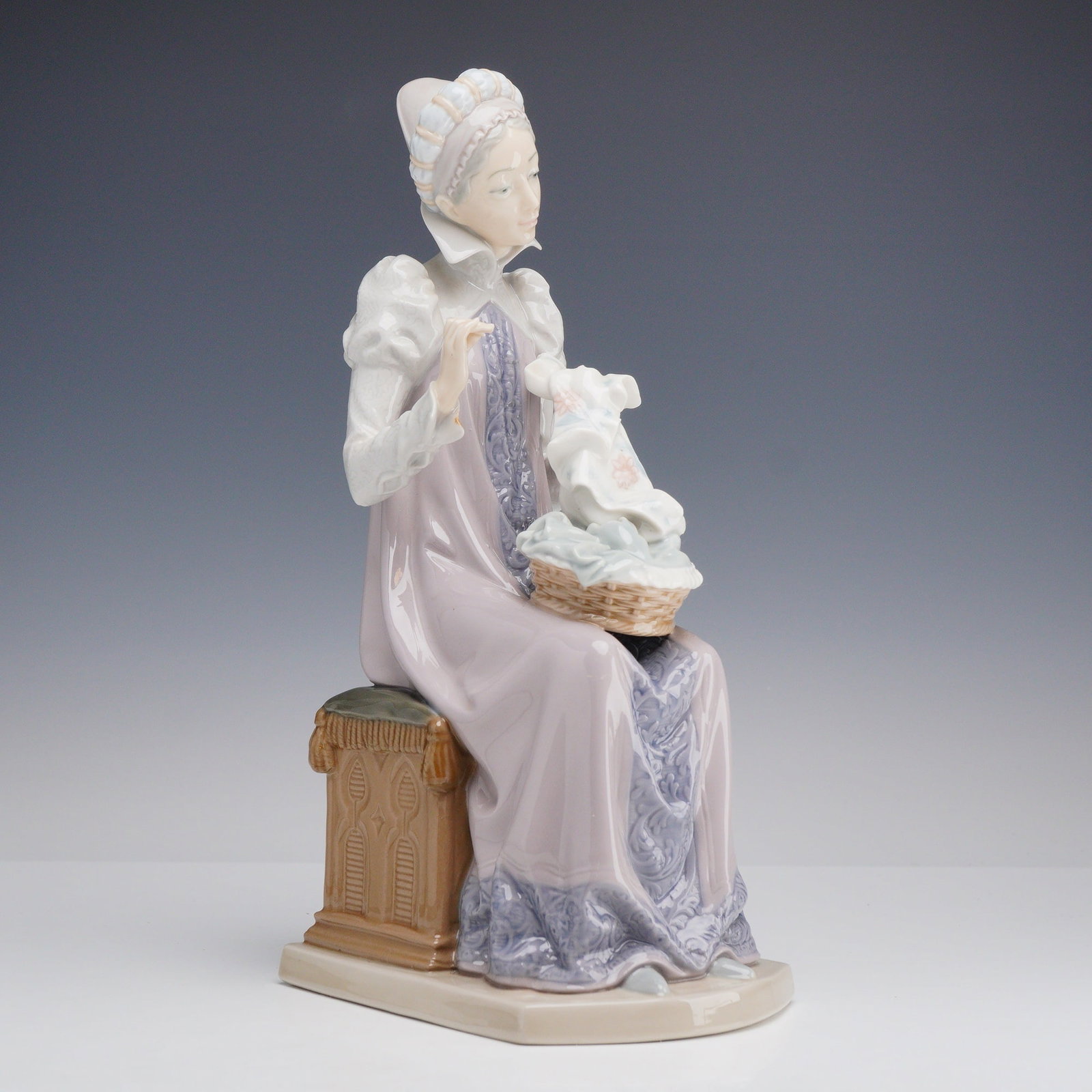 Lladro Porcelain Figurine Sewing a Trousseau 01005126 (1 of 3)