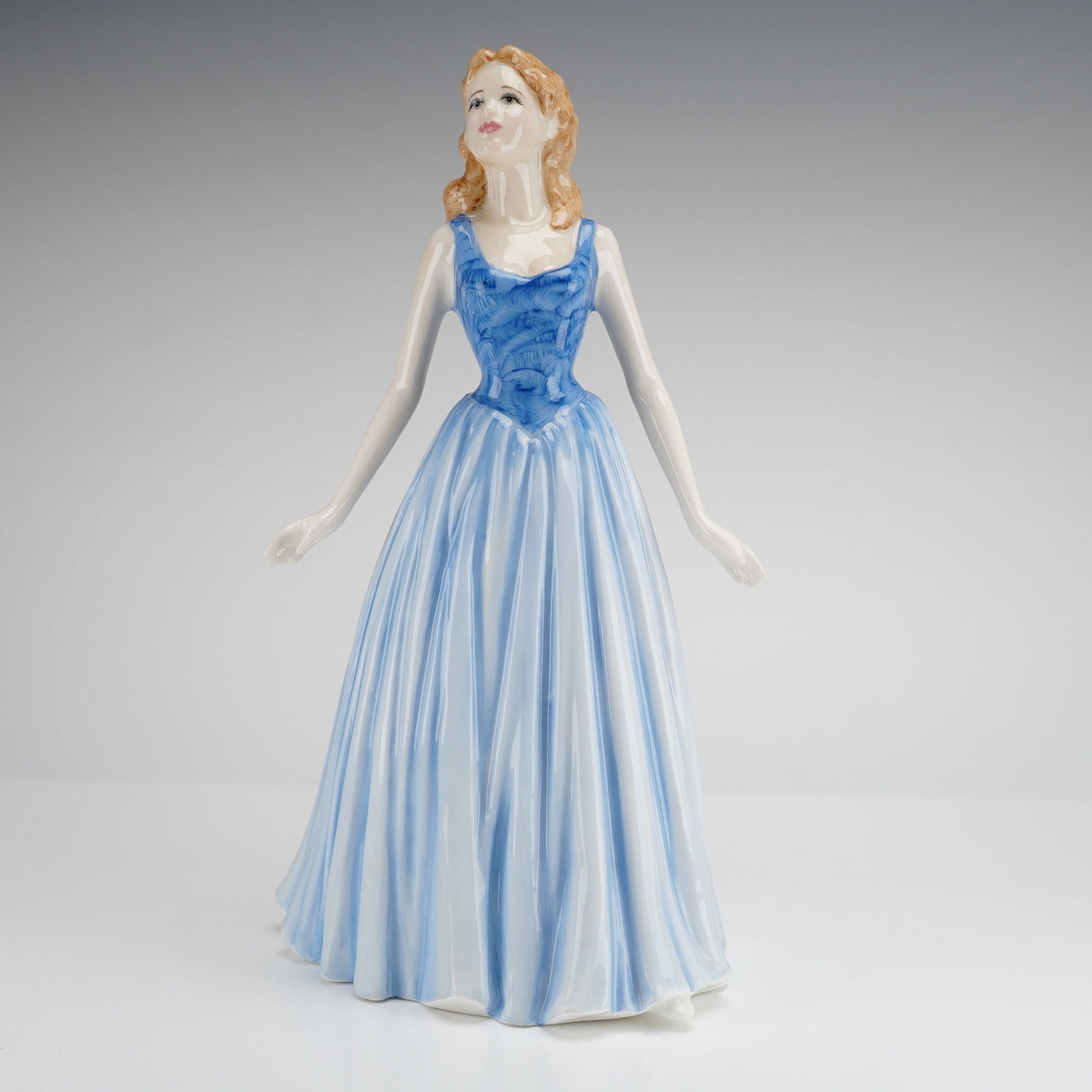 Royal Doulton Serenity HN4396 Bone China Figurine (1 of 3)